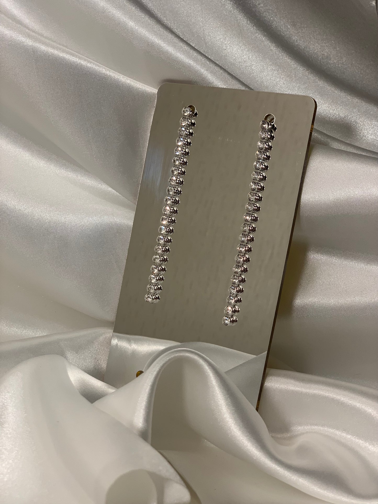 Silver glimmers