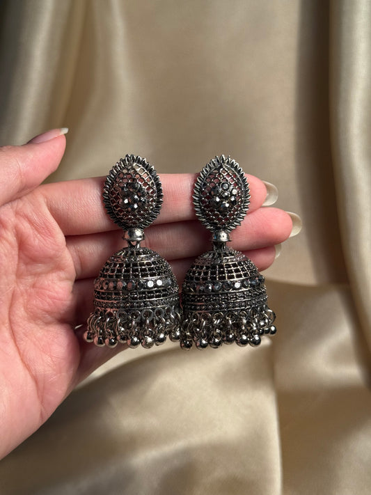 mahnoor earrings(charcoal)