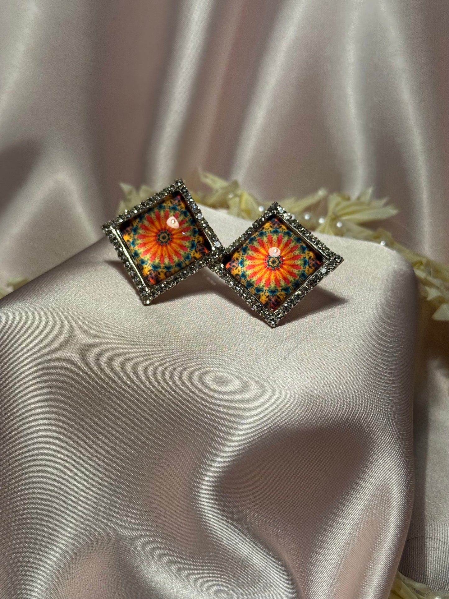 Printed summer breeze square earrings-sunflower