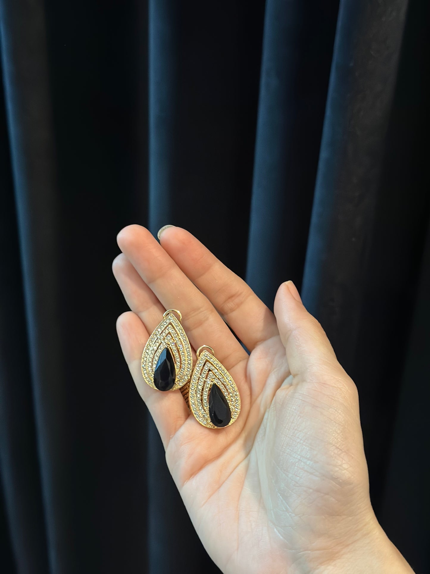 Droplet black stone- eid collection