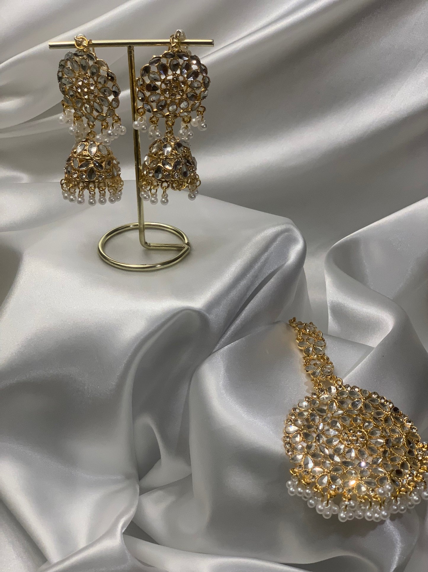 Alizay set Gold ( bindiya and Jhumky)