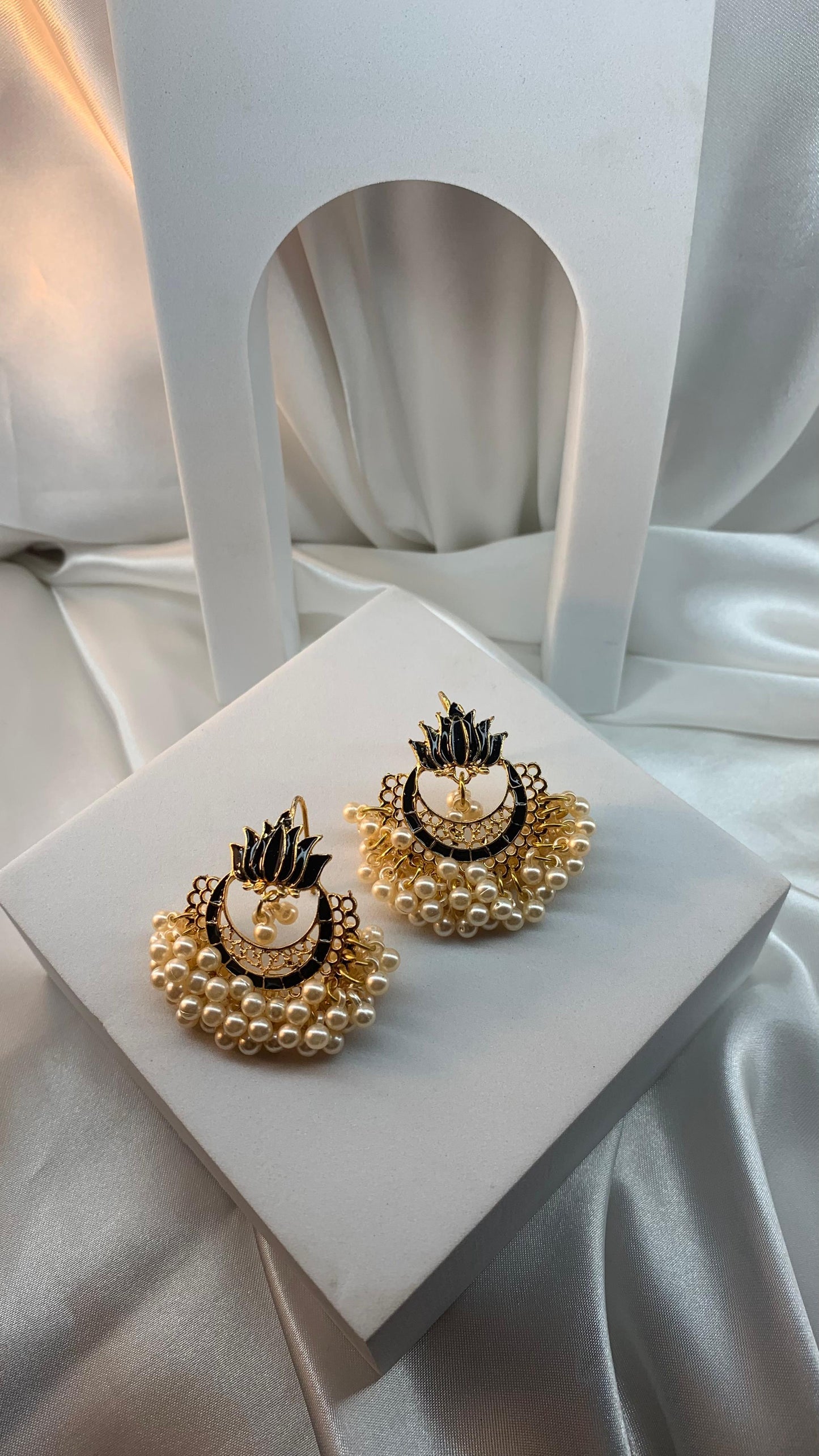 Kanwal moti - Black Gold