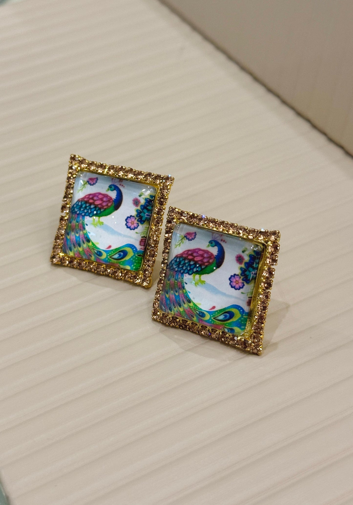 Summer bedazzled square earring - Peacock