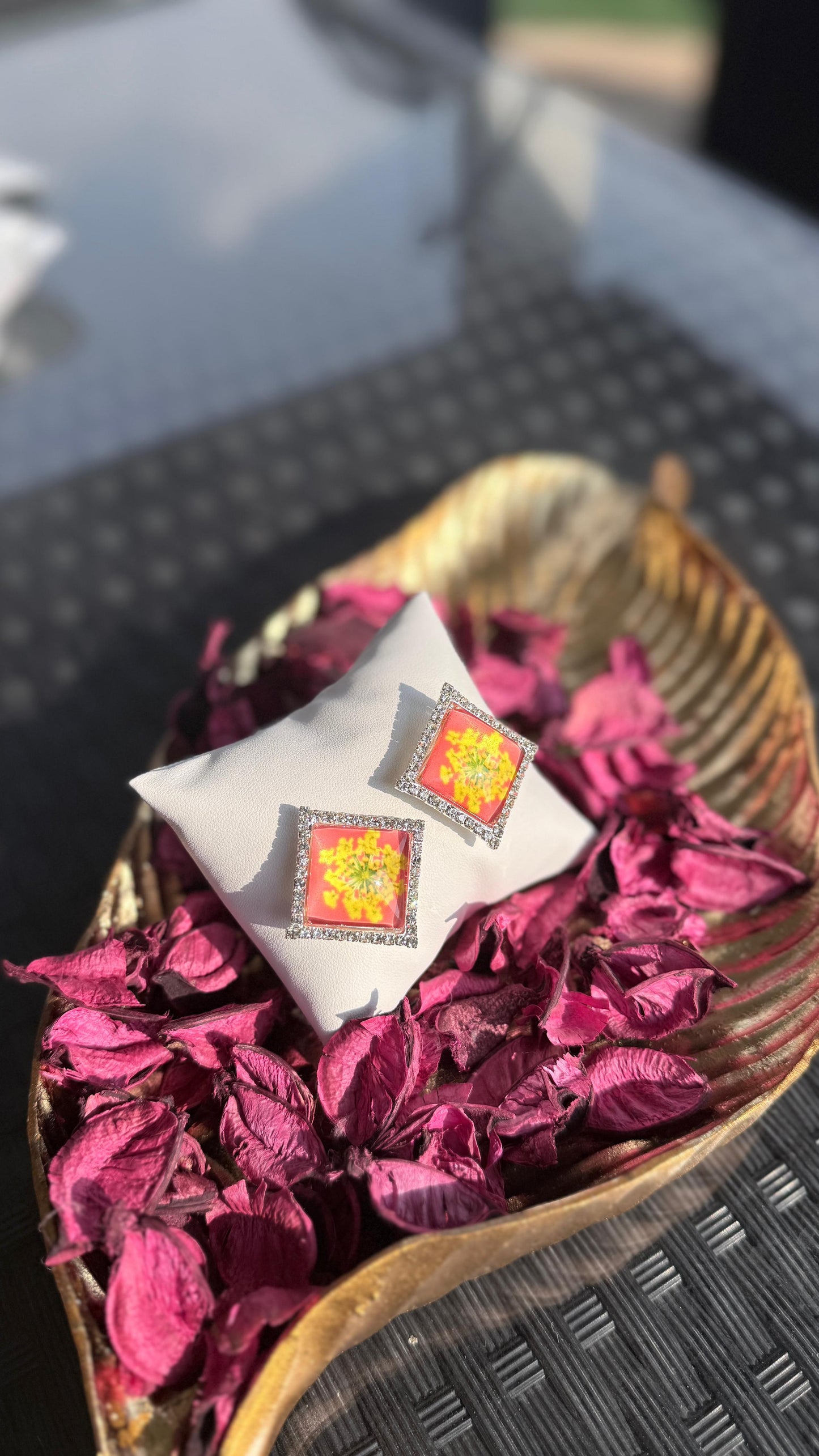 Summer bedazzled square earring - Flower