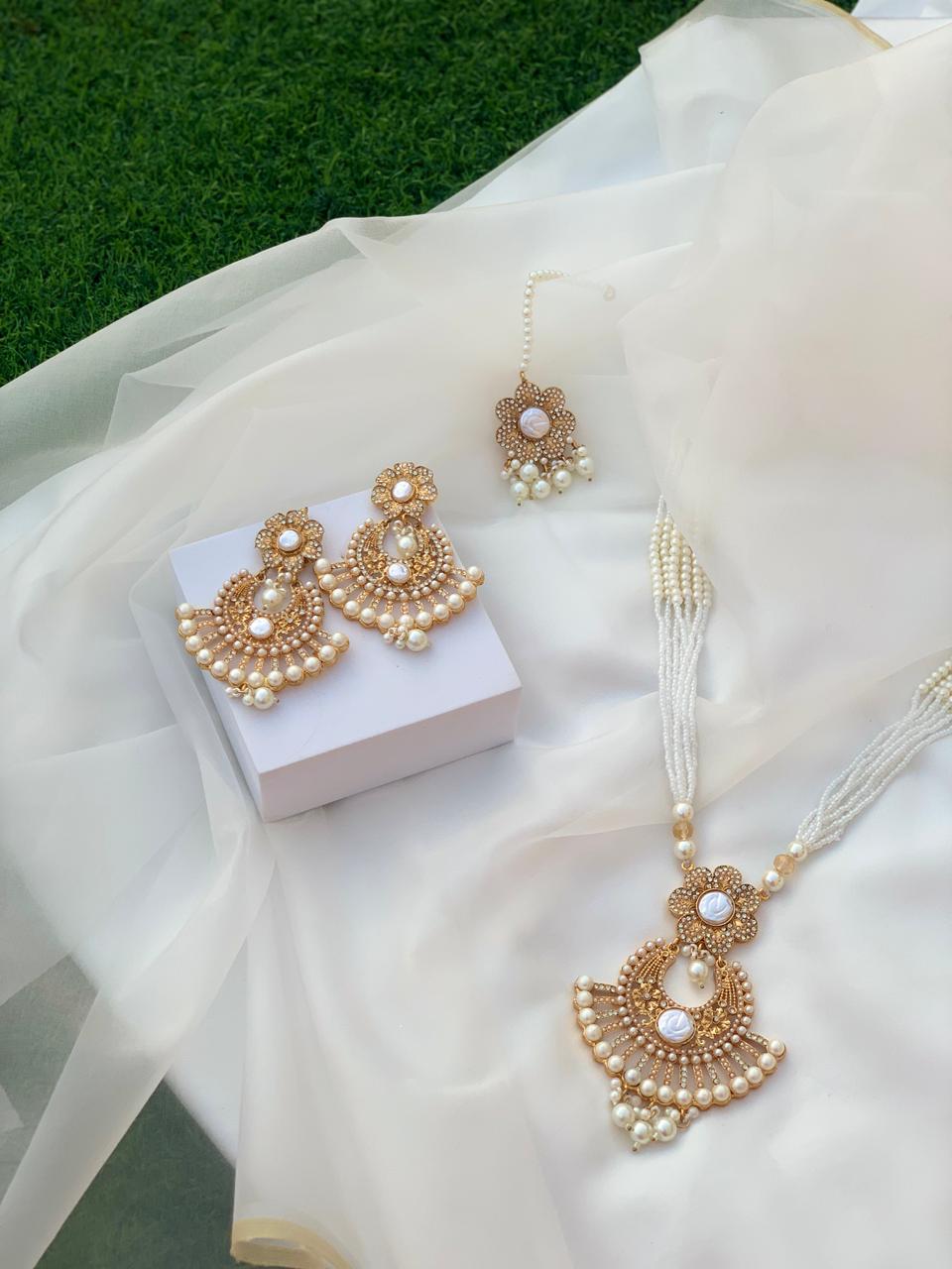 nourah moti har set - White