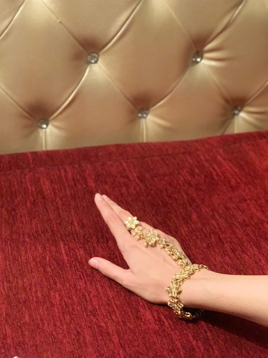 Hath Phool - Angla - Gold and white