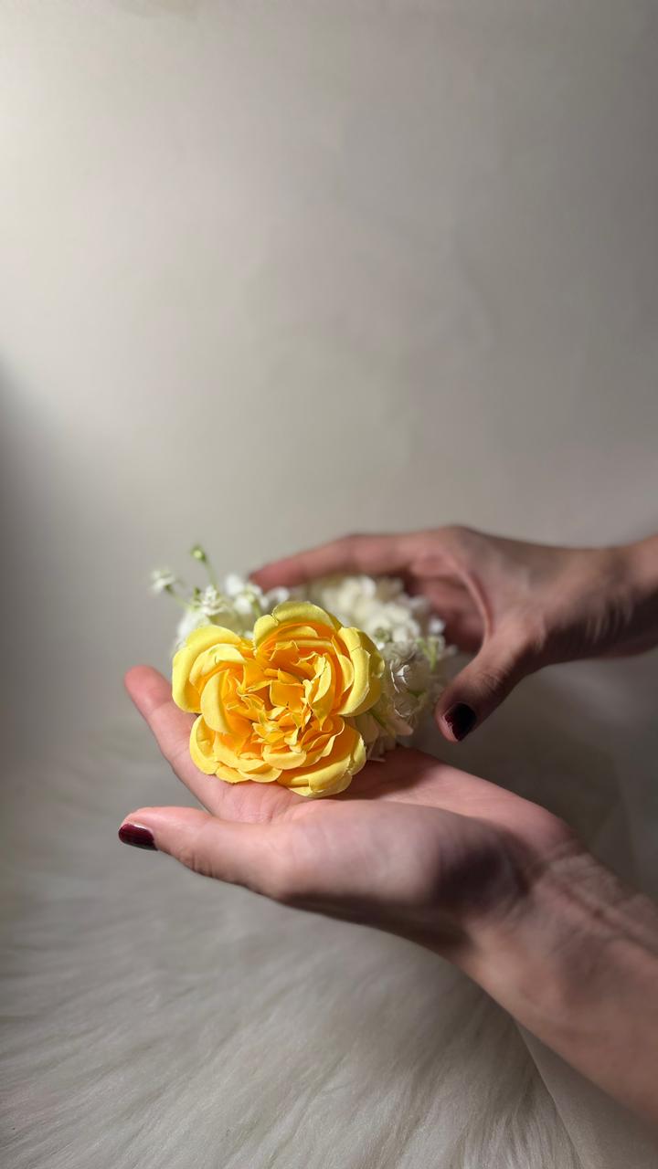 Gajra - White and Yellow rose- pair
