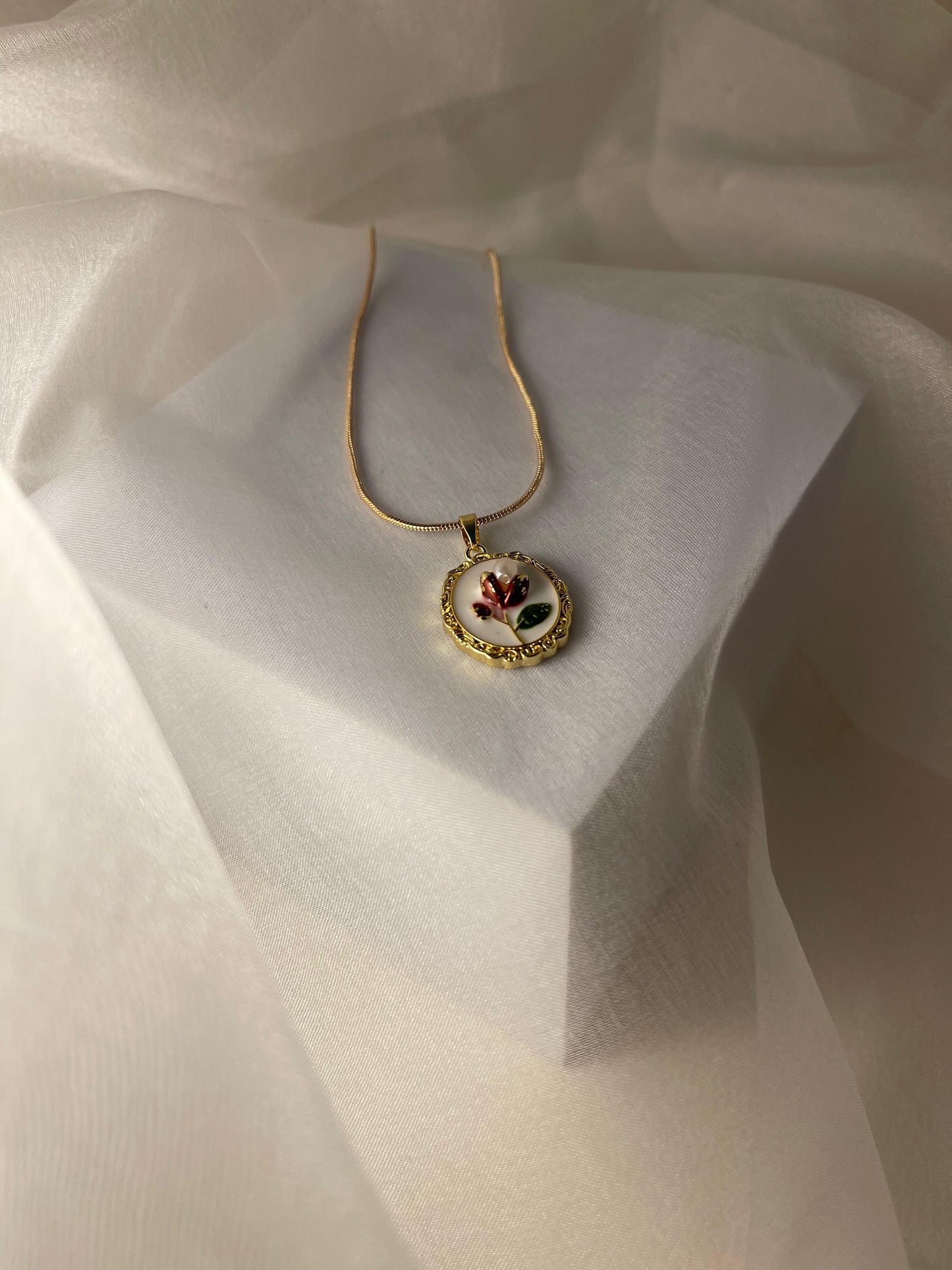 Enamel pearl necklace (Oval bead-White)