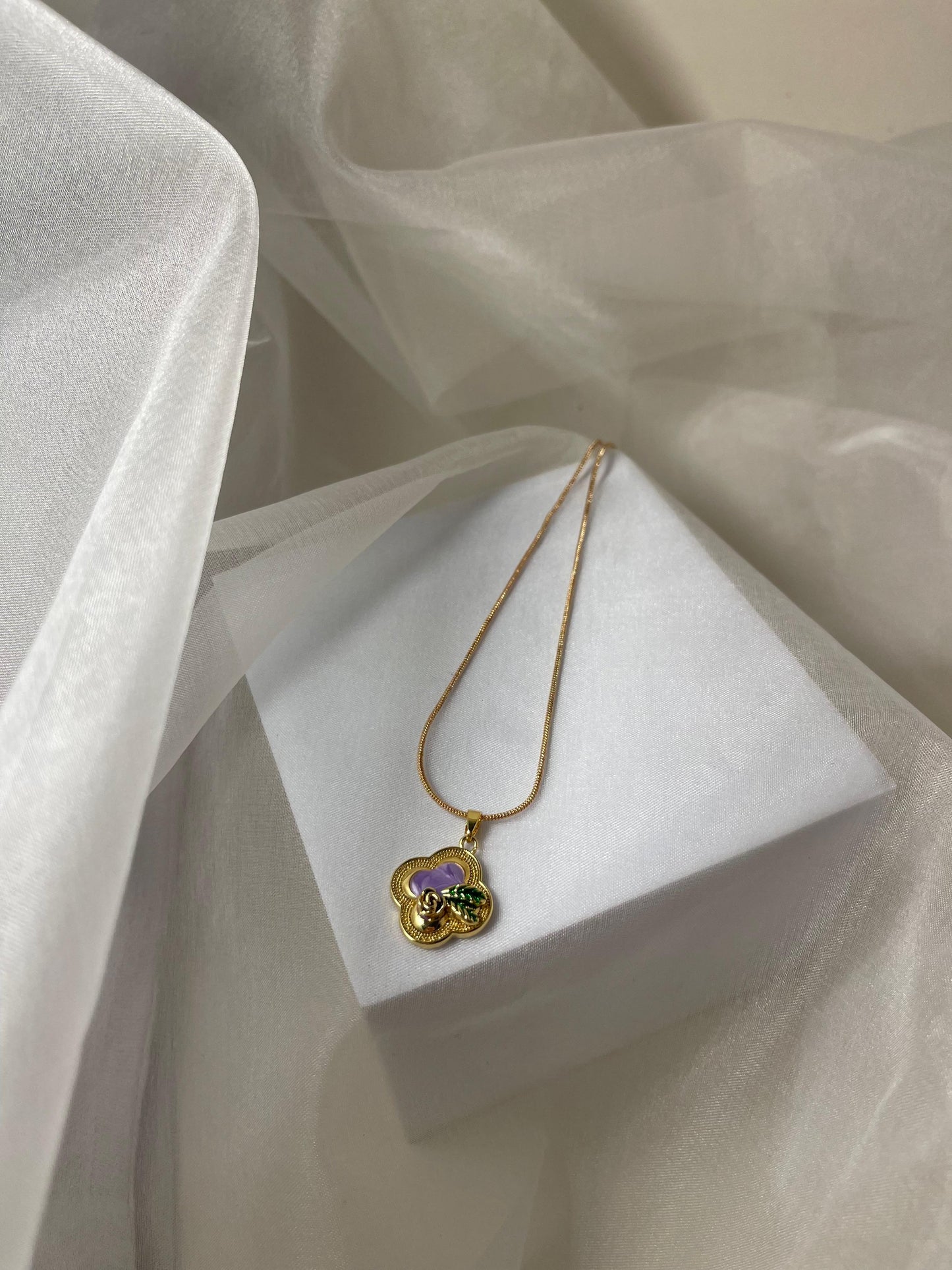 Enamel pearl necklace (Purple Leaf Charm)