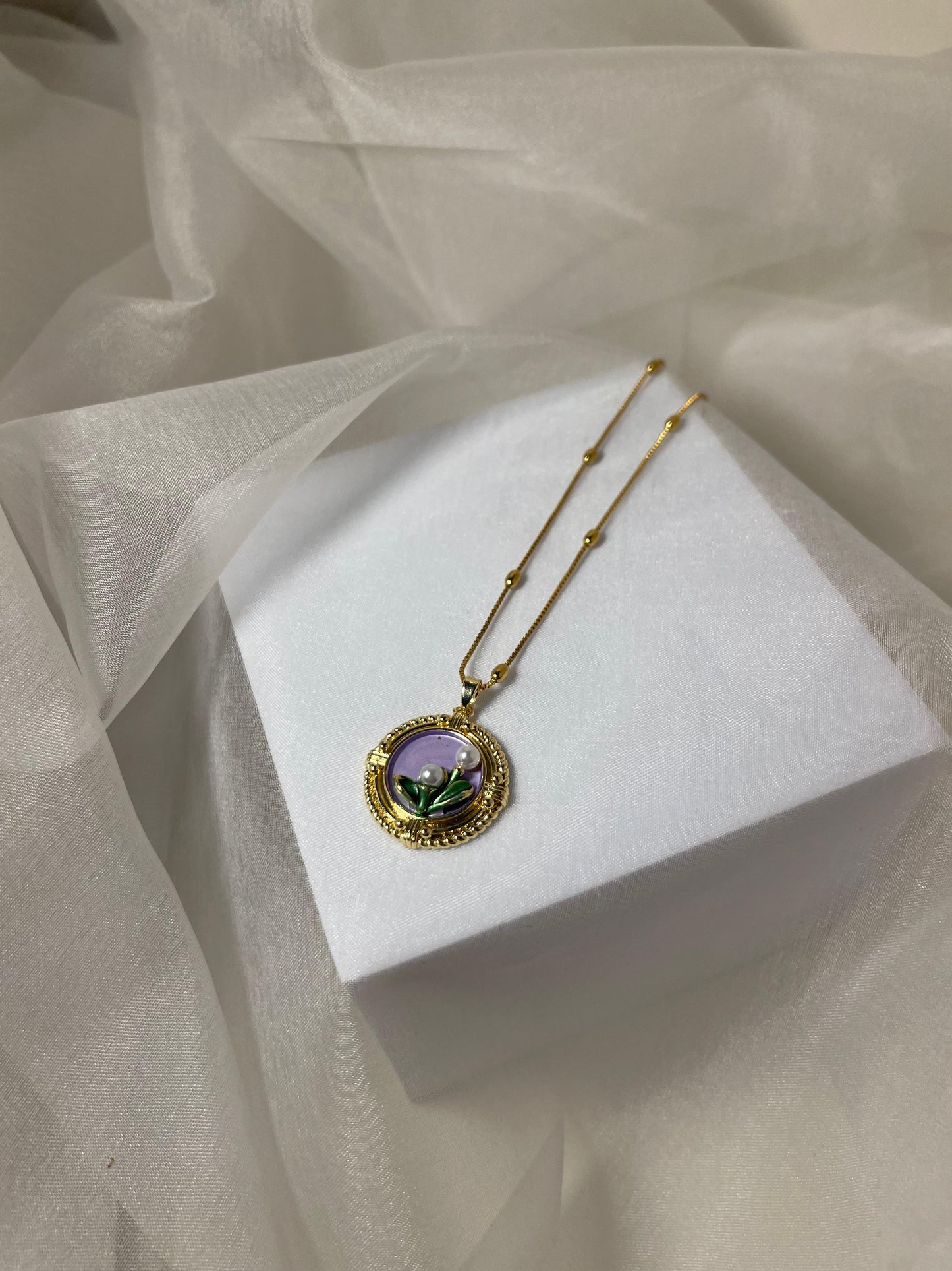 Enamel pearl necklace (Purple- Blush Bloom)