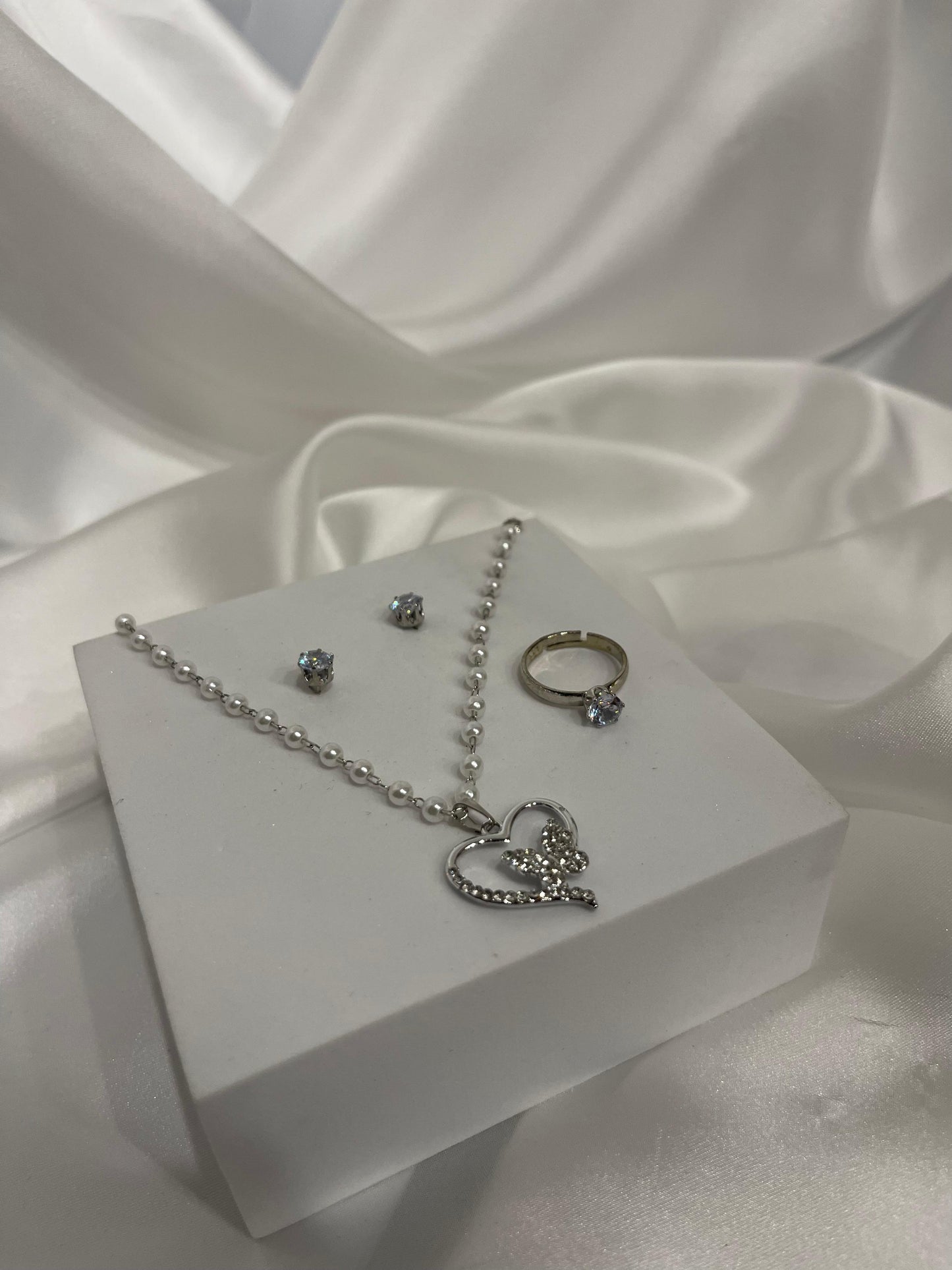 0011-Elegant Pendant Set