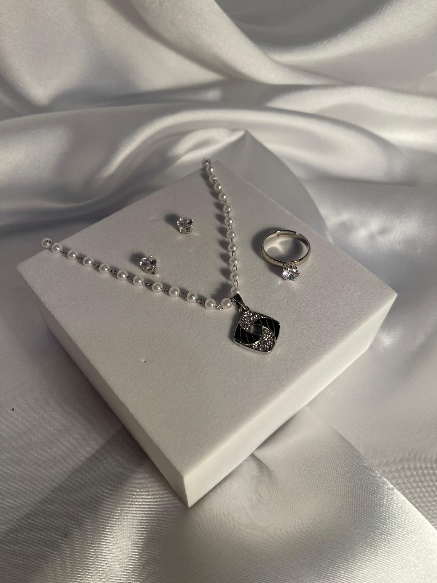 003-Everyday Grace Pendant Set