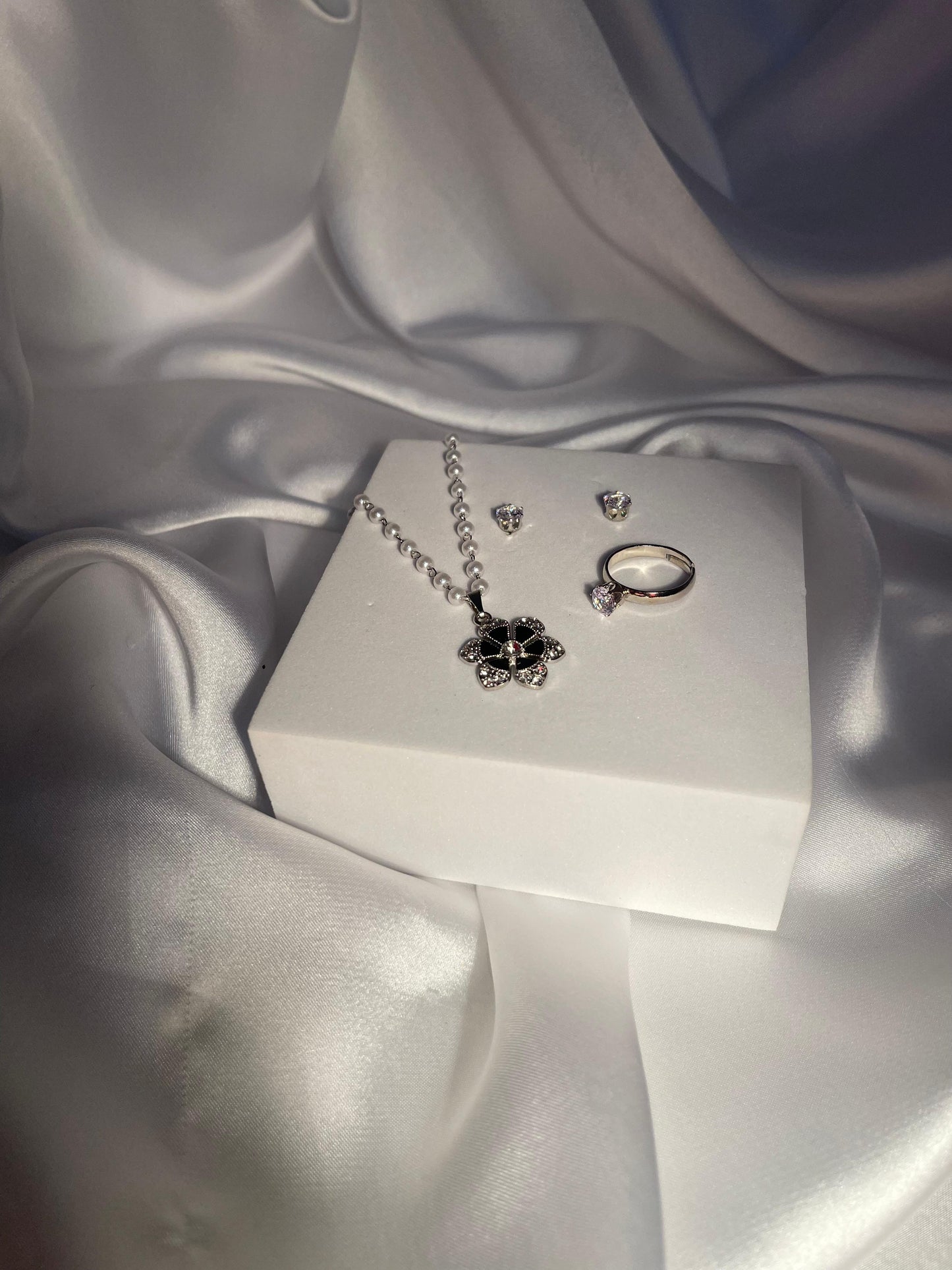 0010-Everyday Grace Pendant Set