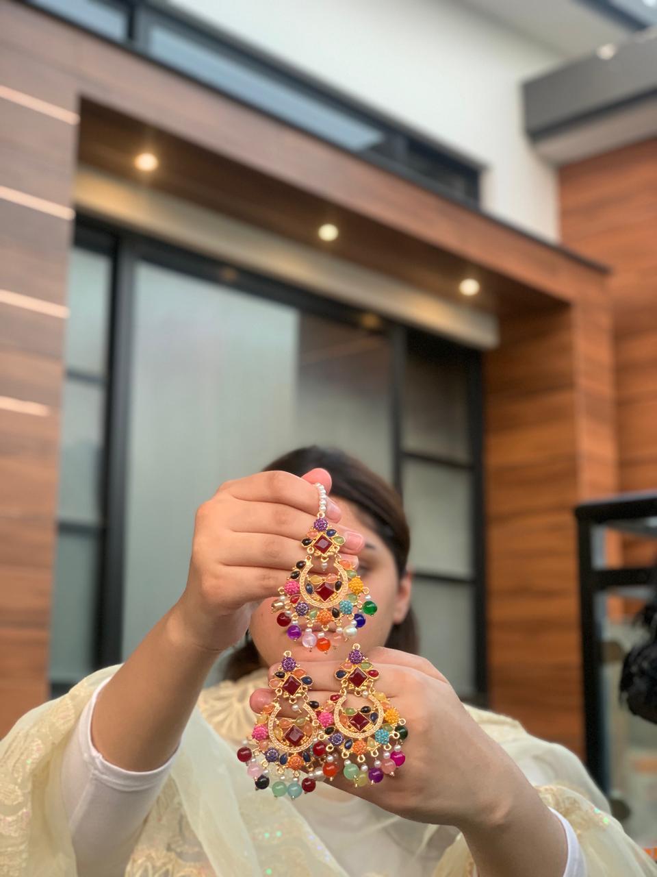 Aimen Bindiya Set - Multicoloured