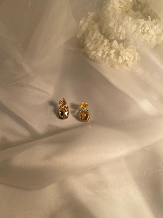 Oval Flower earrings (Yellow)