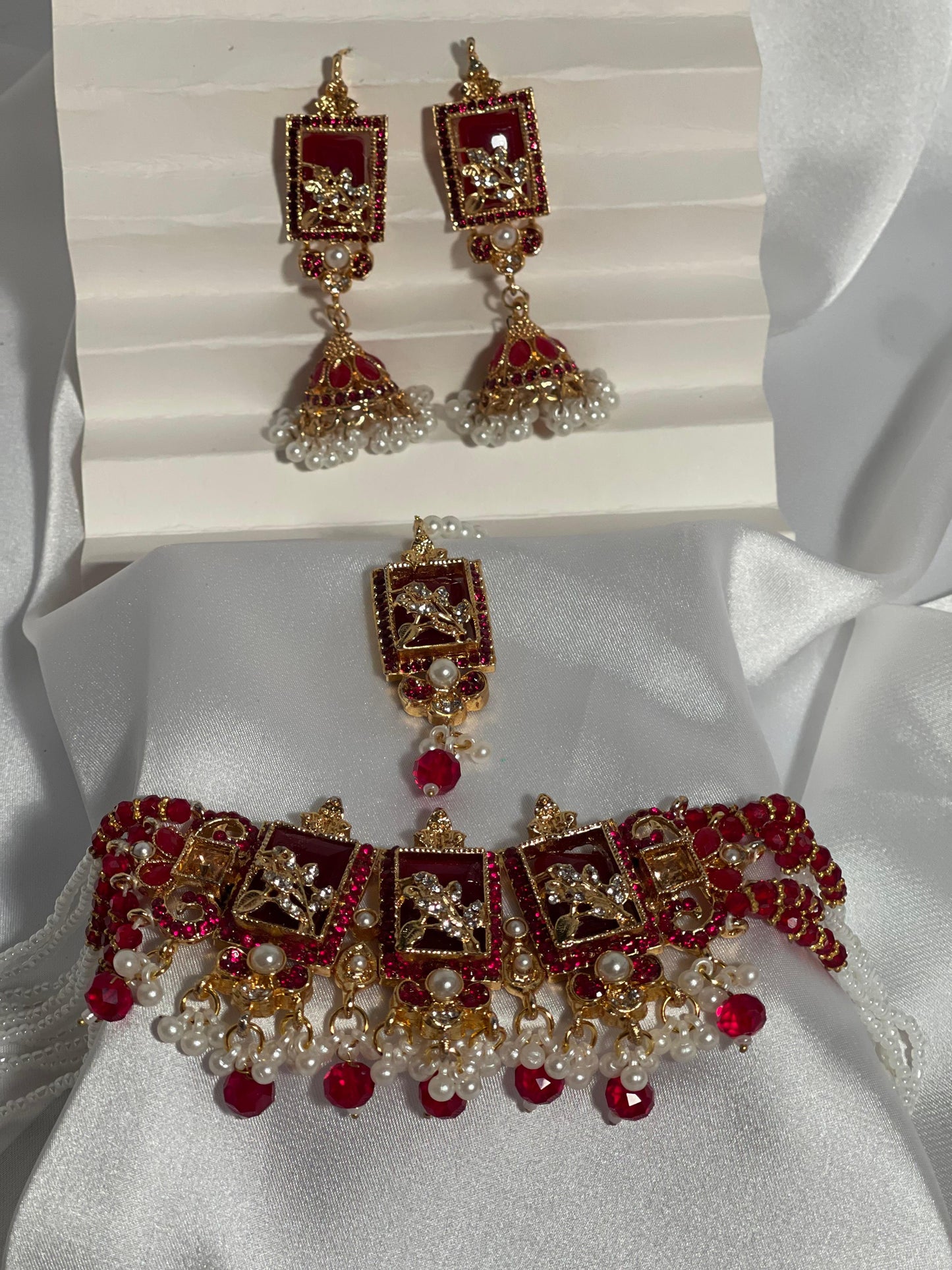 Teen Chakoor Choker Set (Maroon and gold)