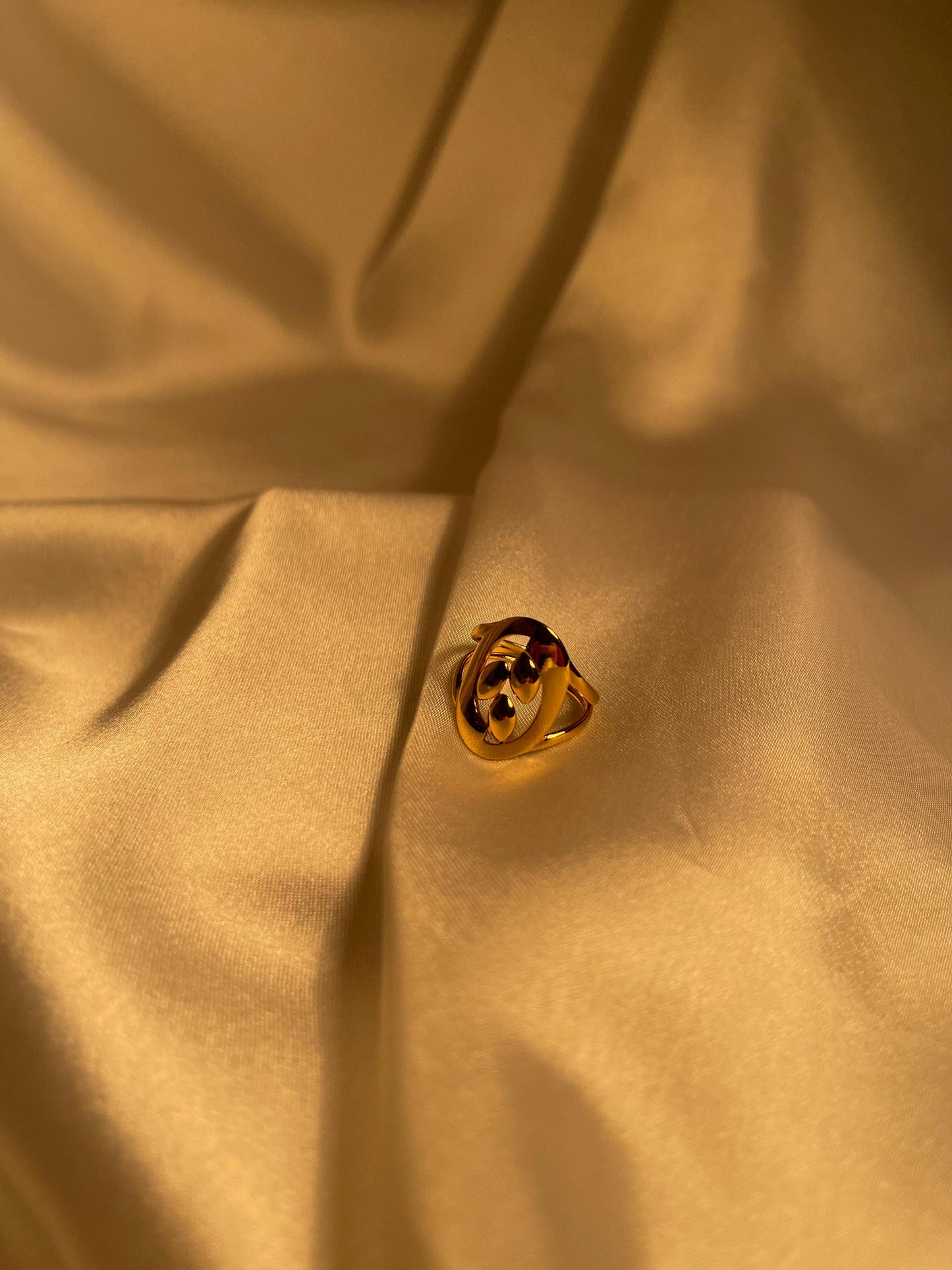 Gold Ring (Scarlet Dot)