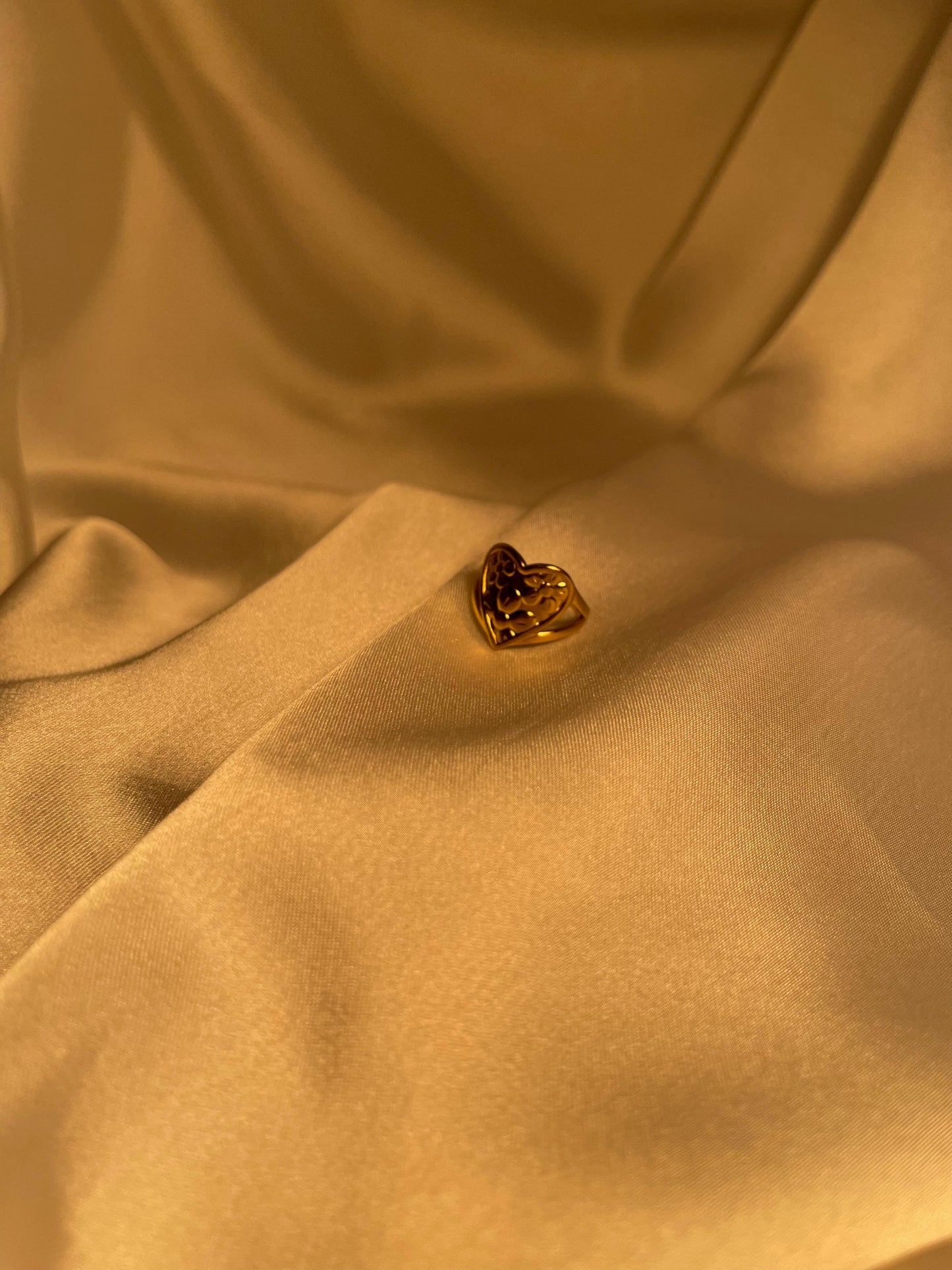 Gold Ring (heart)