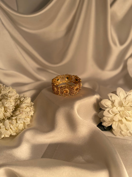 shehnur karra bracelet - Gold