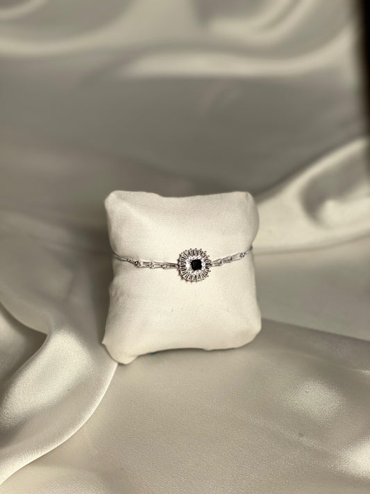 Phool bracelet silver- black gem(square)