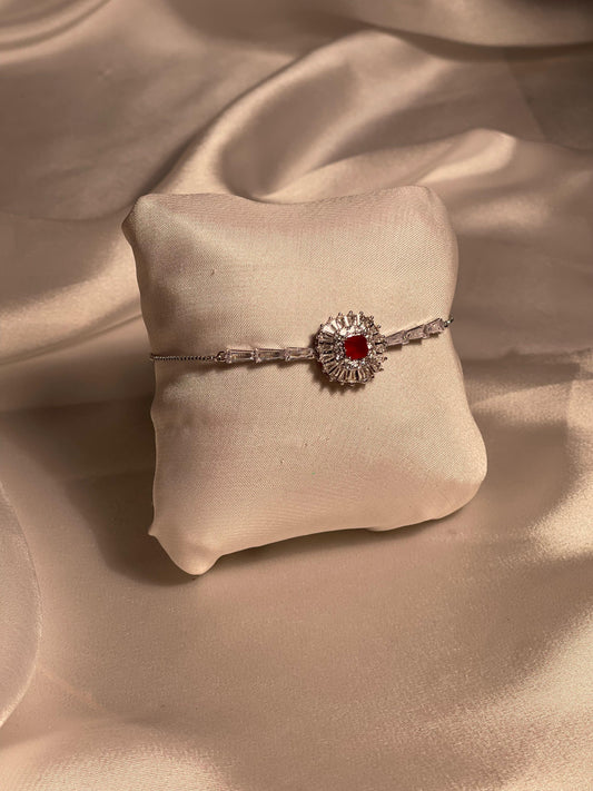Phool bracelet silver-red gem (square)