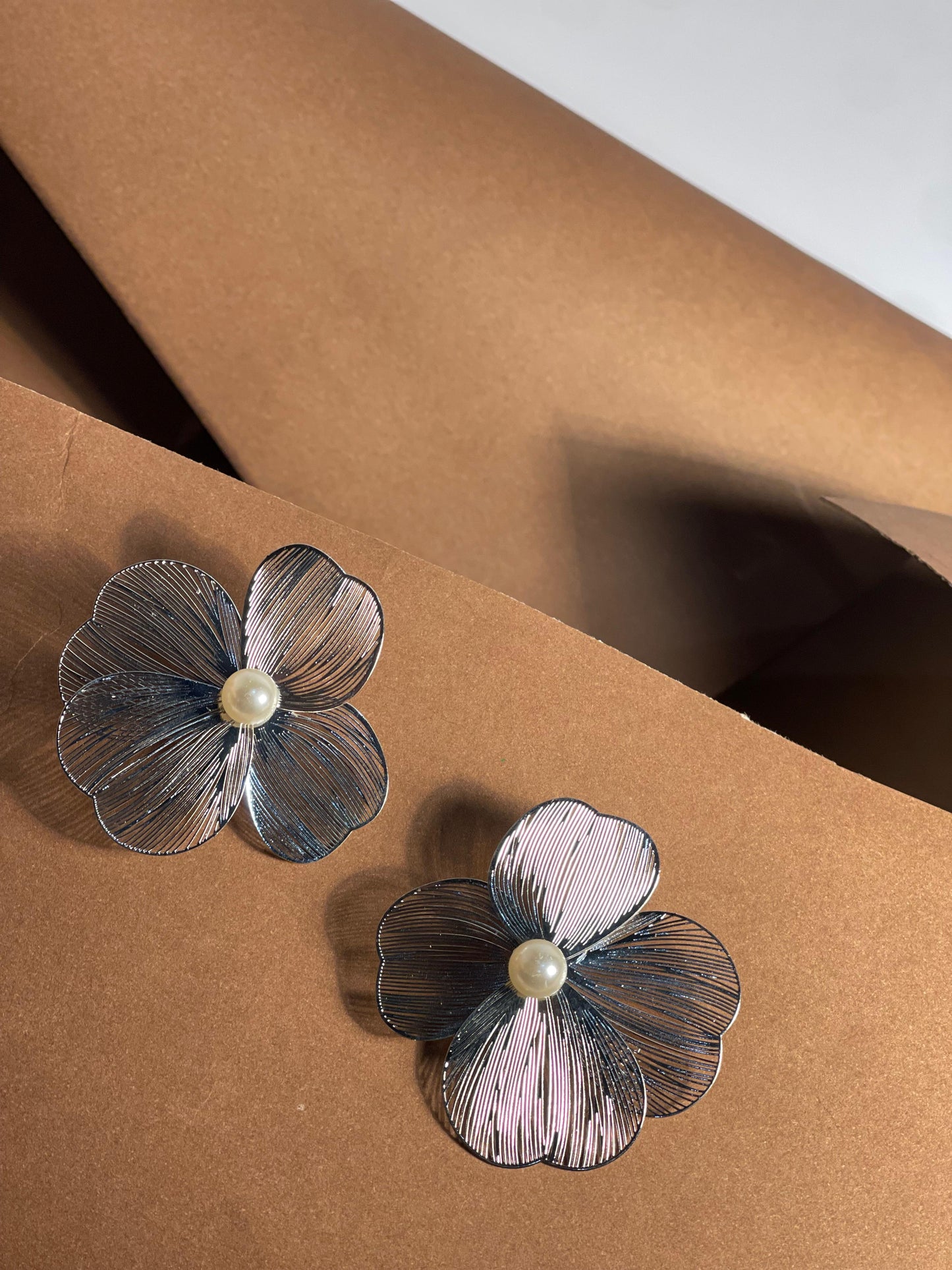 Floral Thread Silver