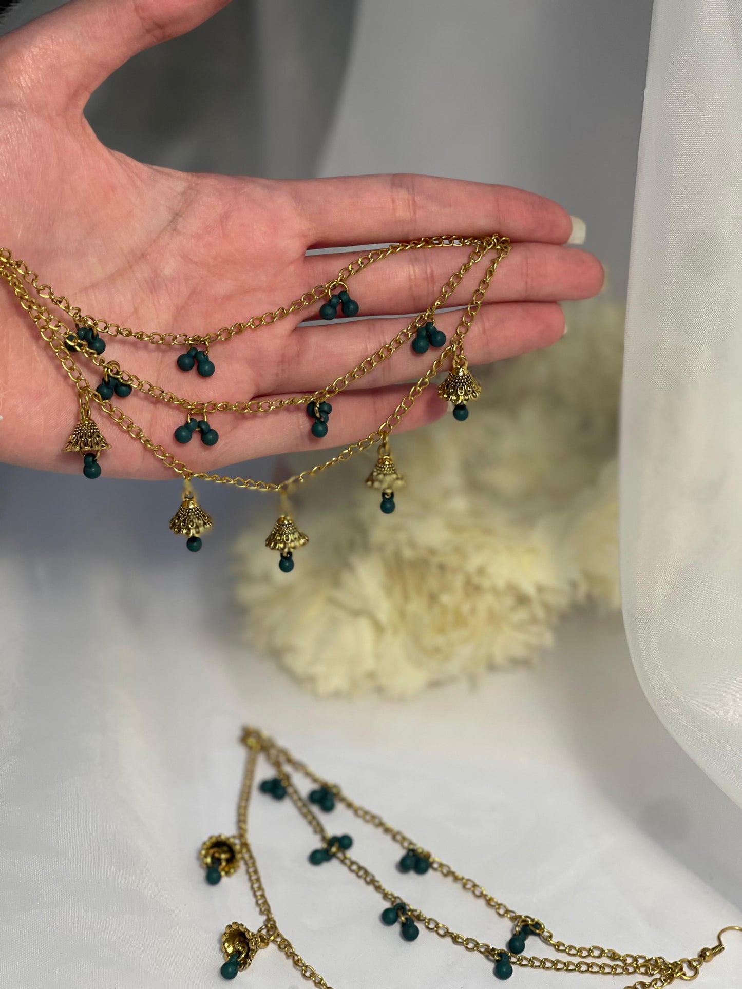 Jhumkay Waalay Saharay- gold and green