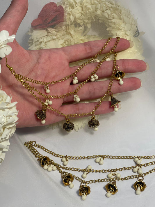 Jhumkay Waalay Saharay- gold and white