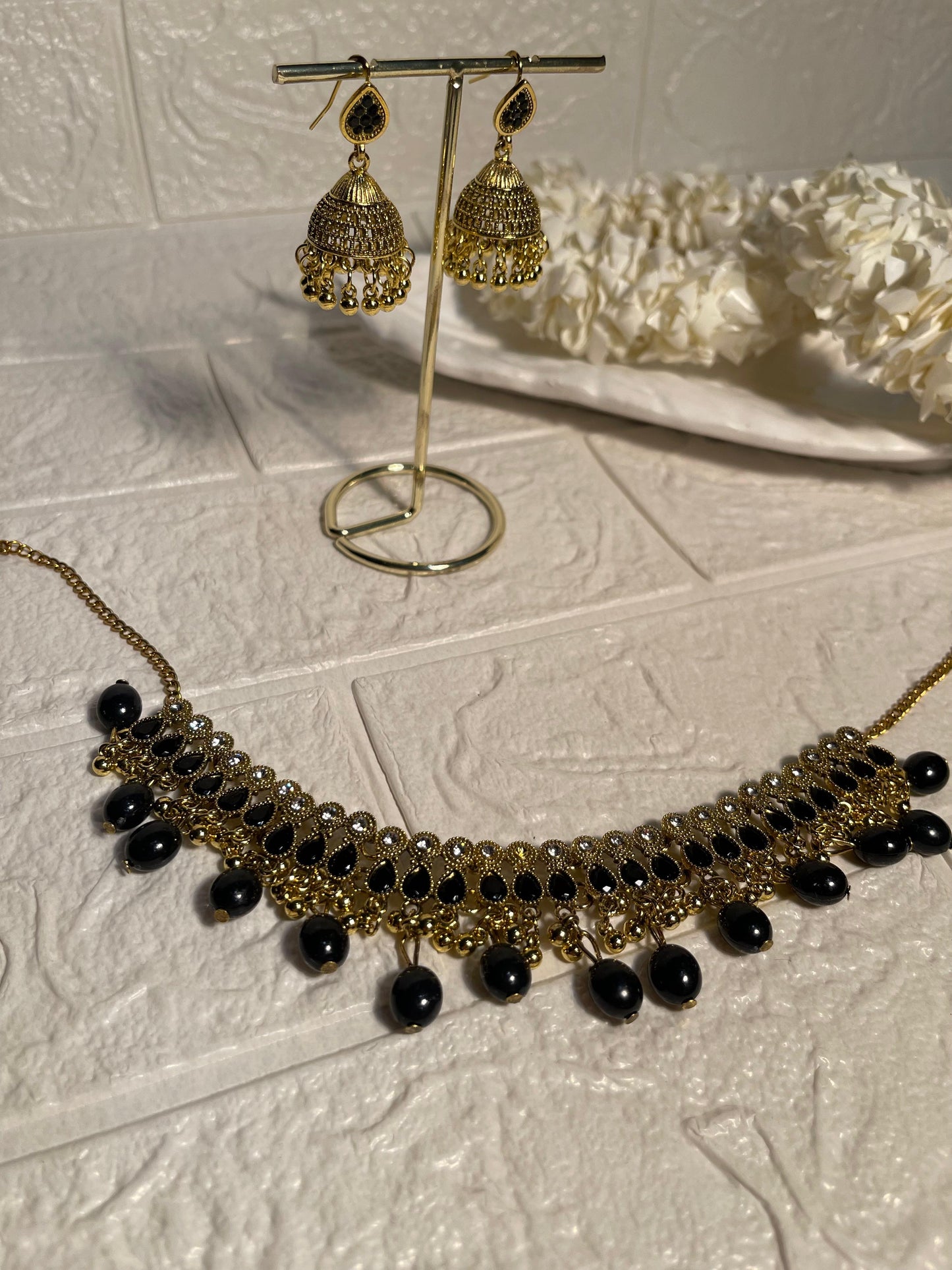 Booti Set-Gold with Black beads(Gulbano collection)