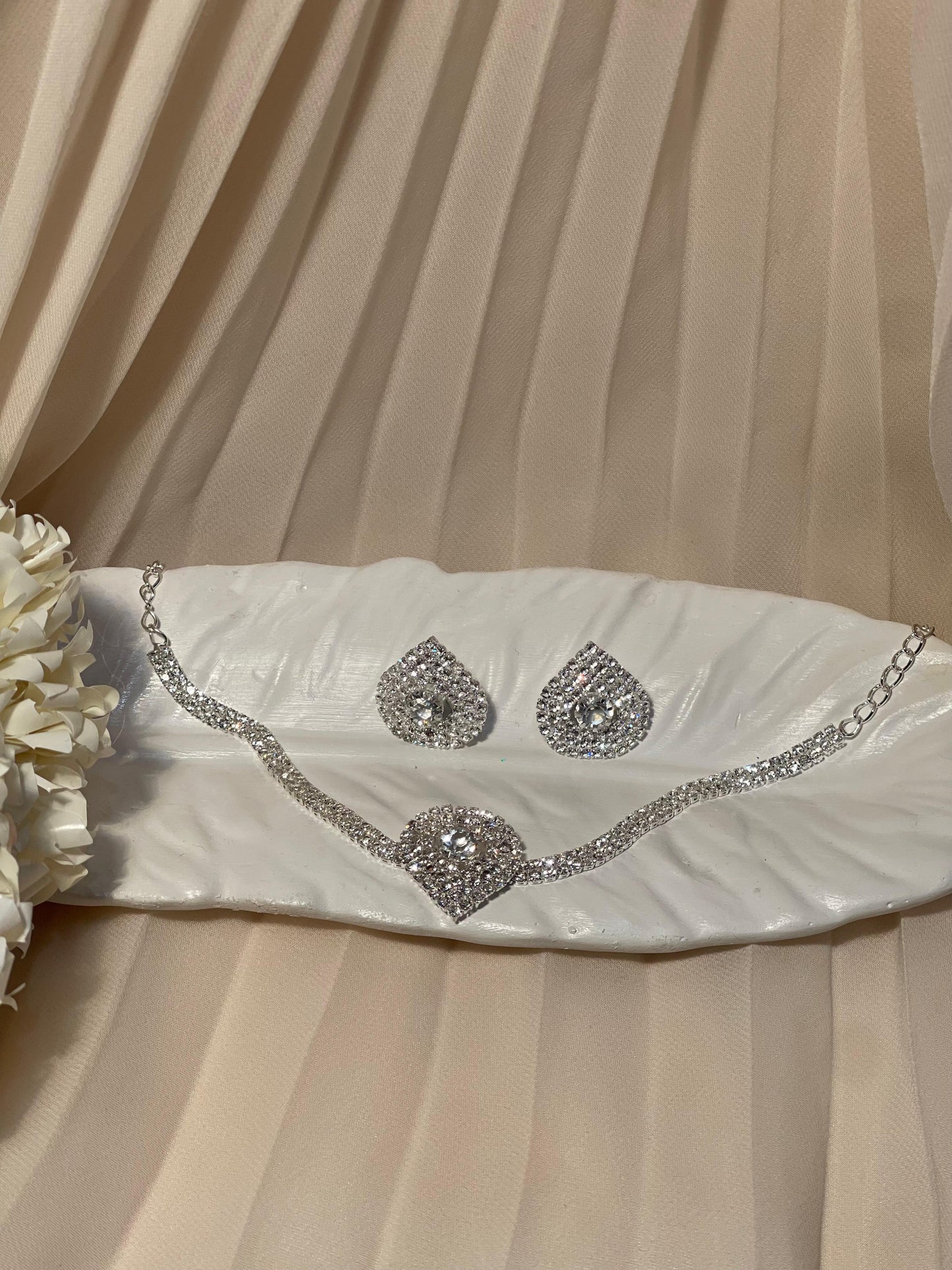 Chamak Boti Set silver(meharbano collection)