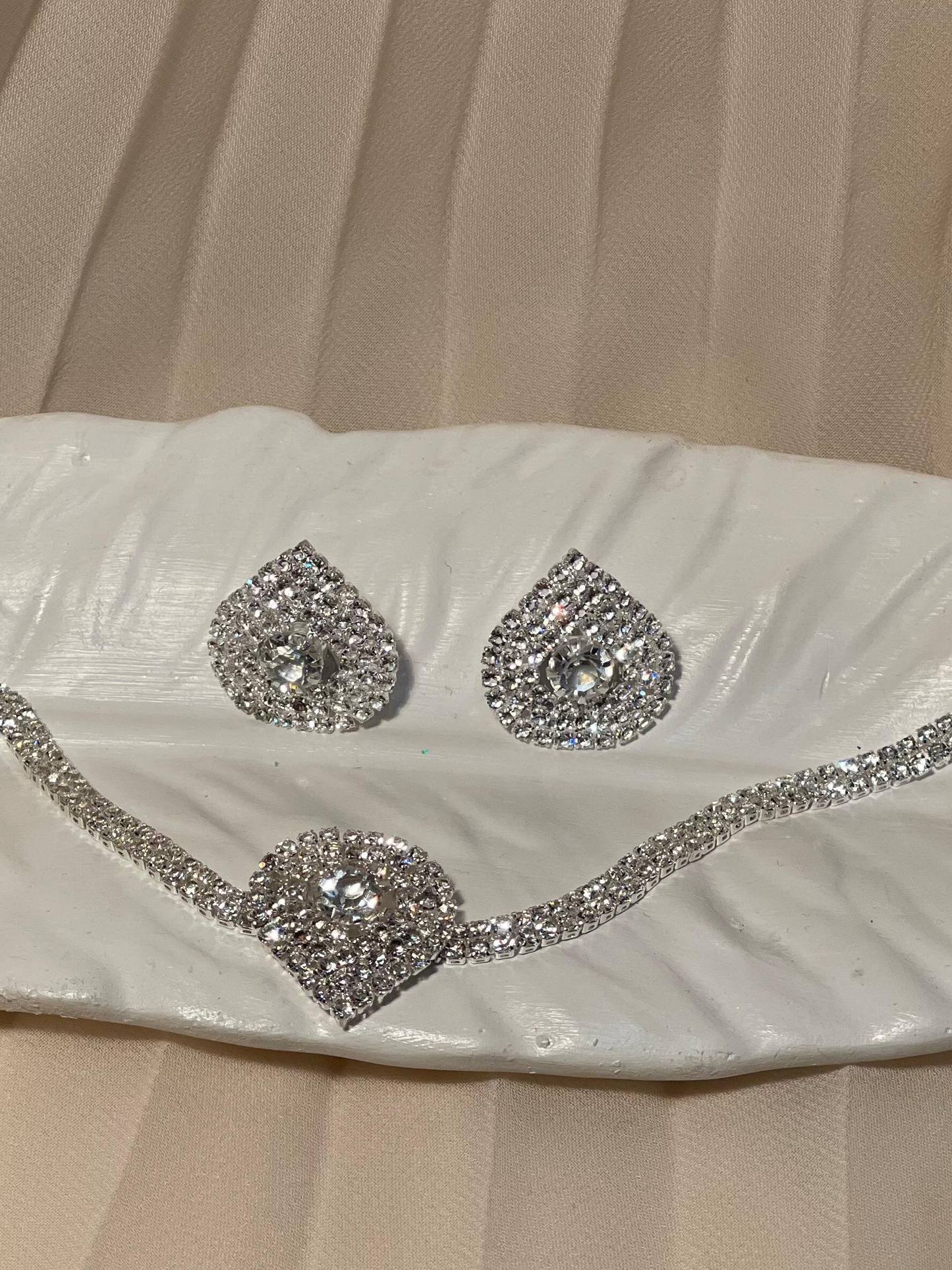 Chamak Booti Set silver(meharbano collection)