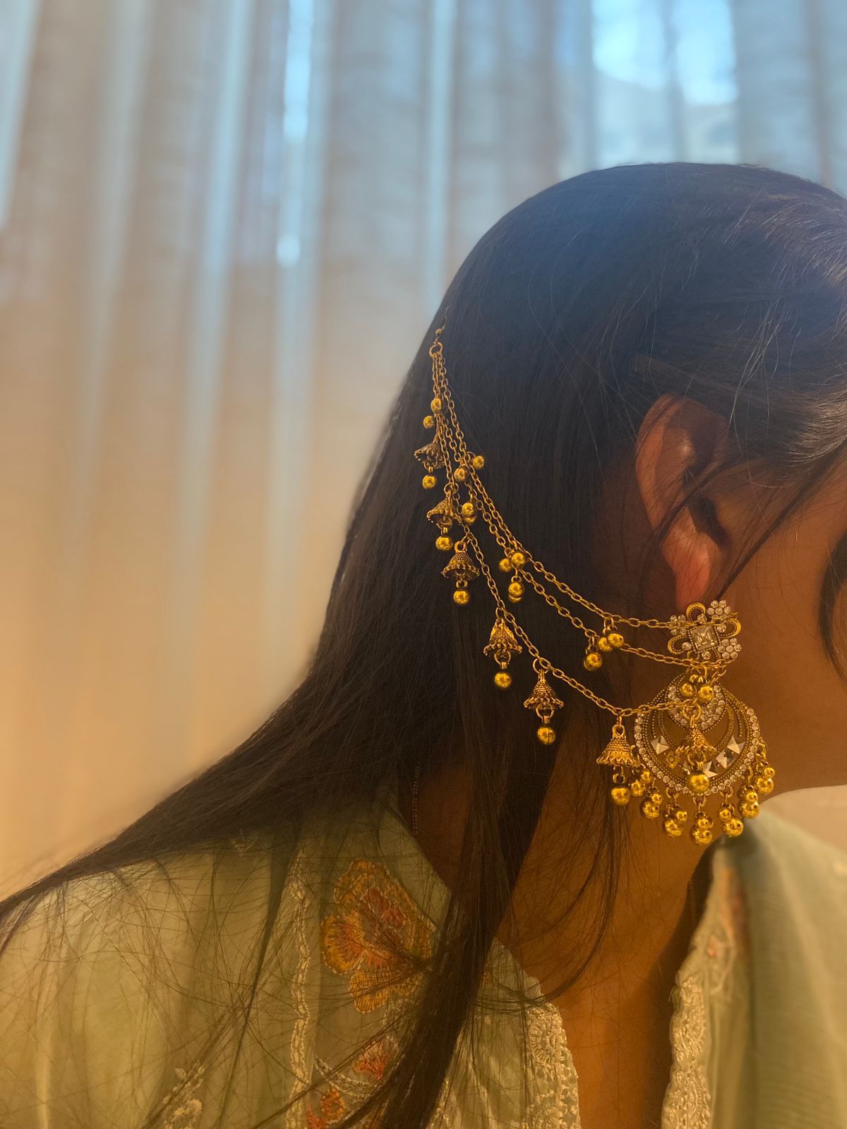 Malika Chand Kundan With gold saharay