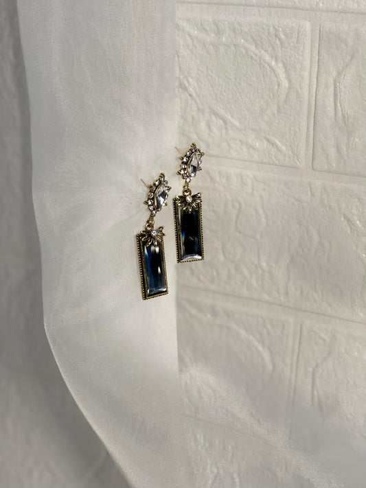Rectangle half floral earrings gold- (Baharbano)