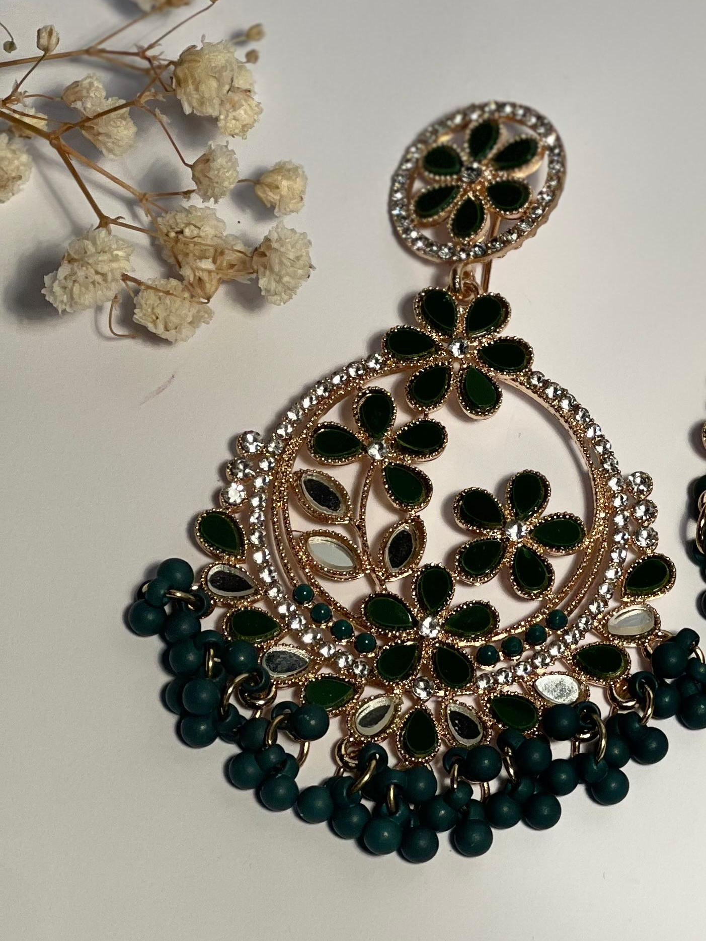 Phool Earring gold and green(Mahbano)