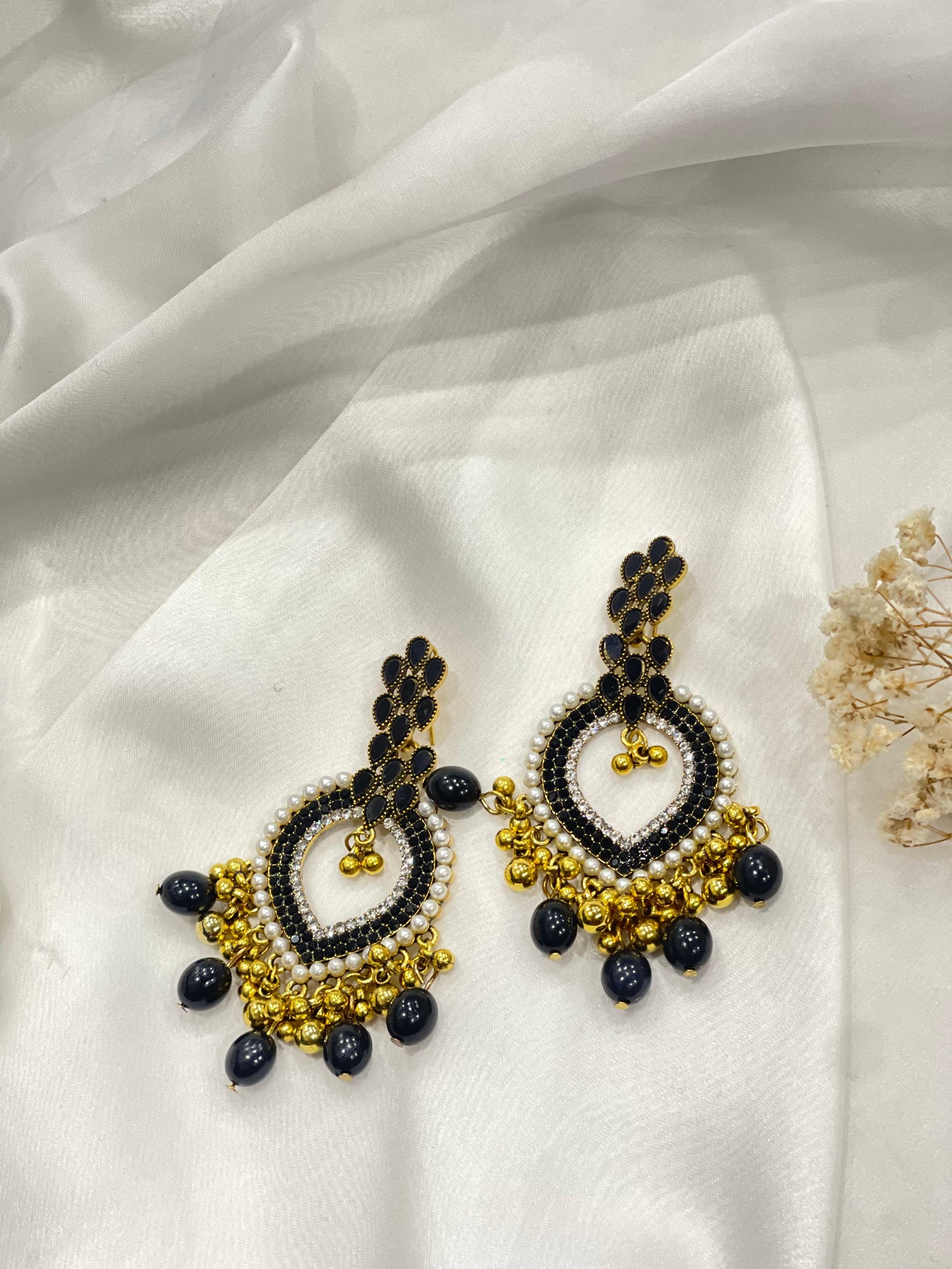 Cham Cham 2.0 black(Sheharbano)