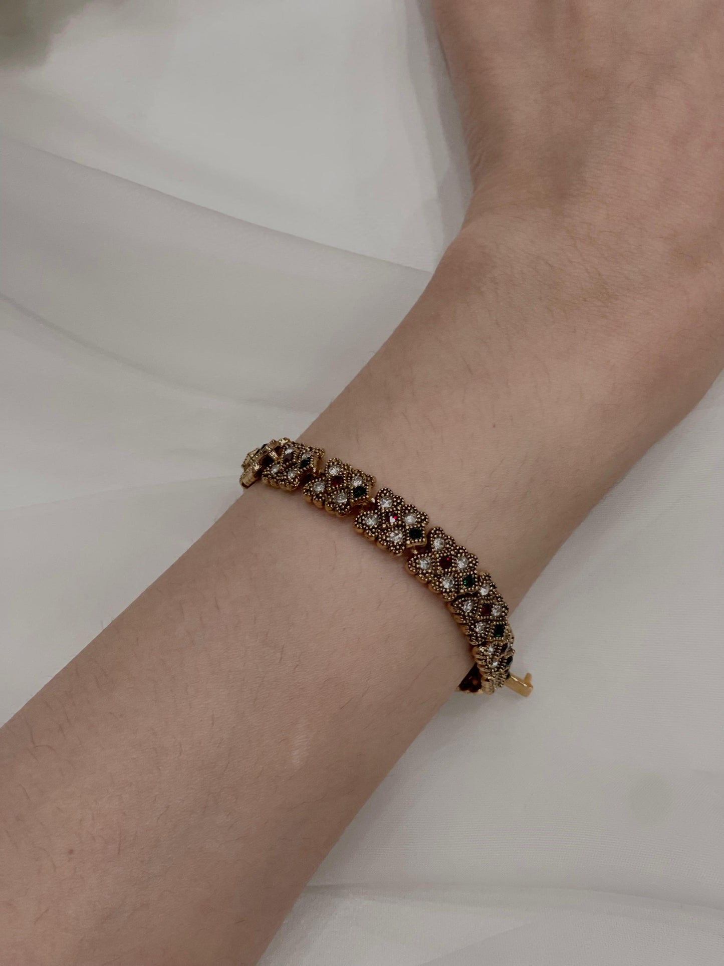 Antique Leaf Bracelet gold (Sheharbano)