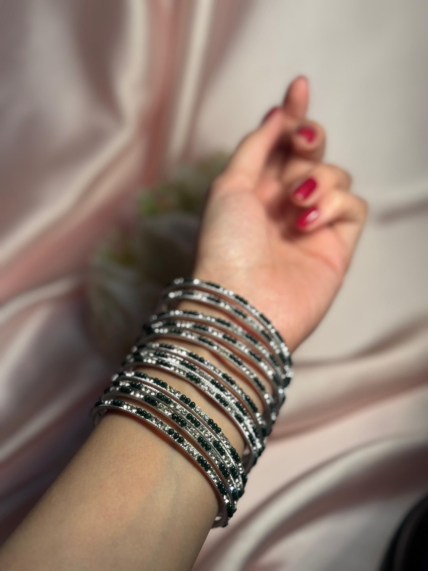 Neha Bangles (Green and Silver)