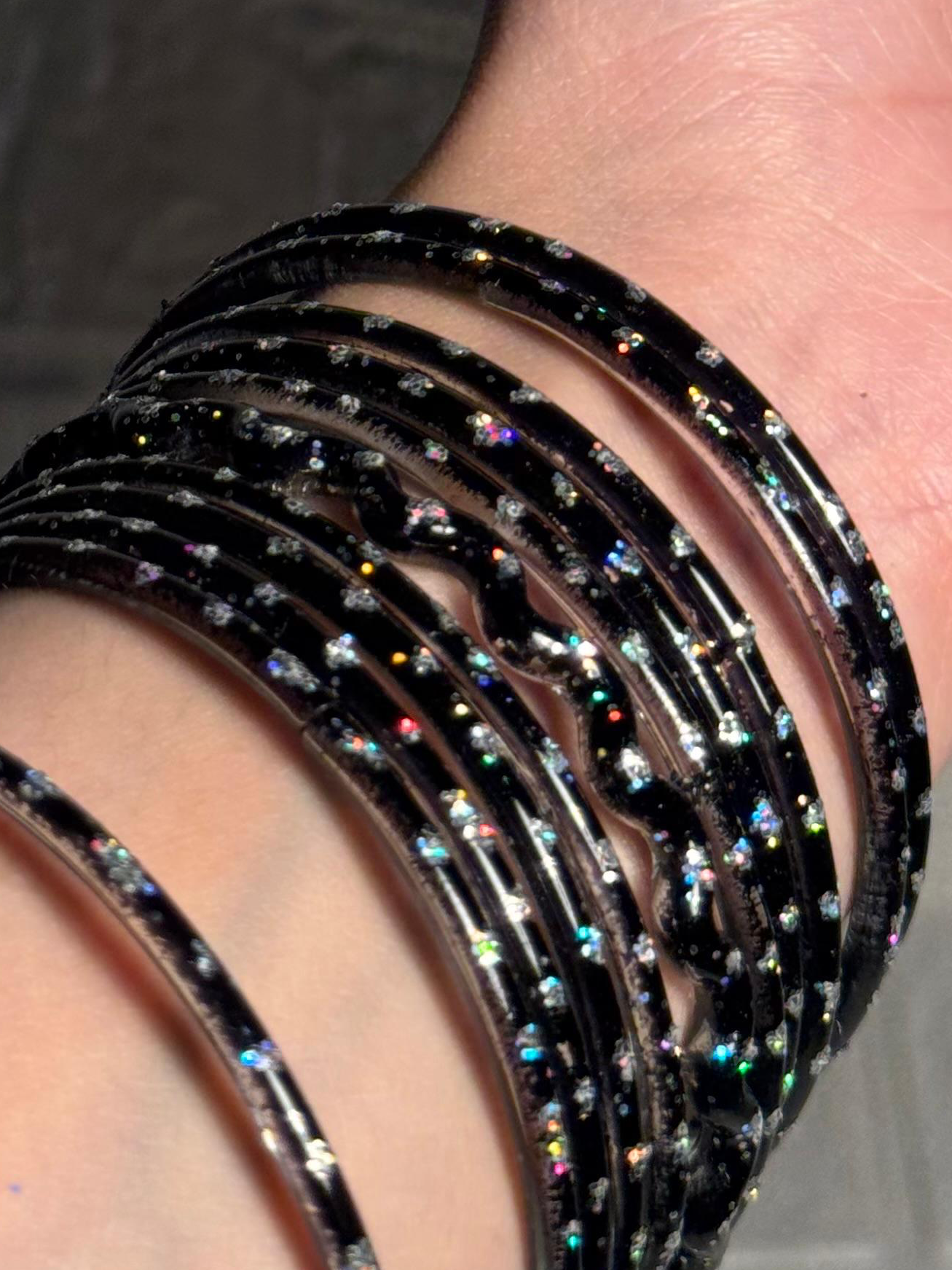 Raindrop bangle (6) black