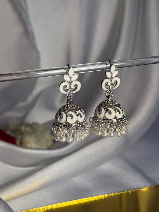 Teen Booti silver Rang-e-desi white