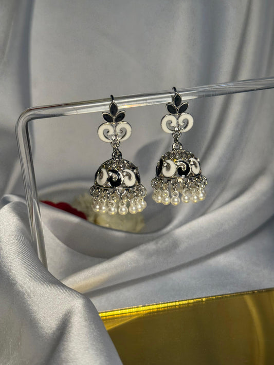 Teen Booti silver Rang-e-desi white black