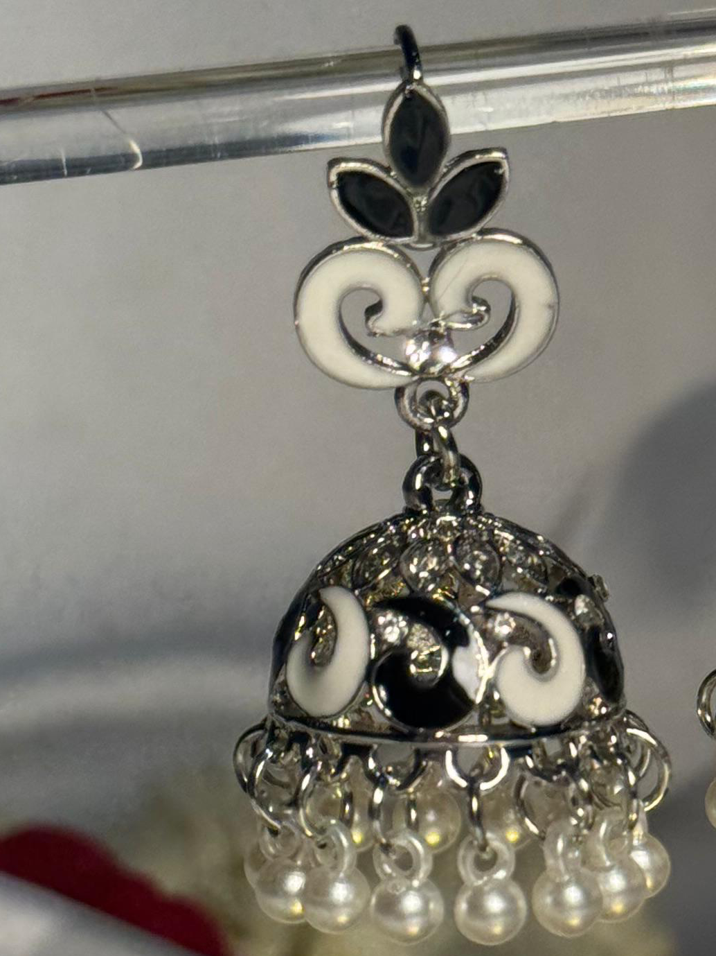 Teen Booti silver Rang-e-desi white black