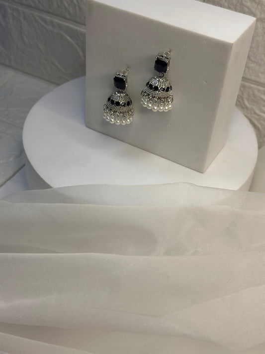 Nayab Jhumki (Black)