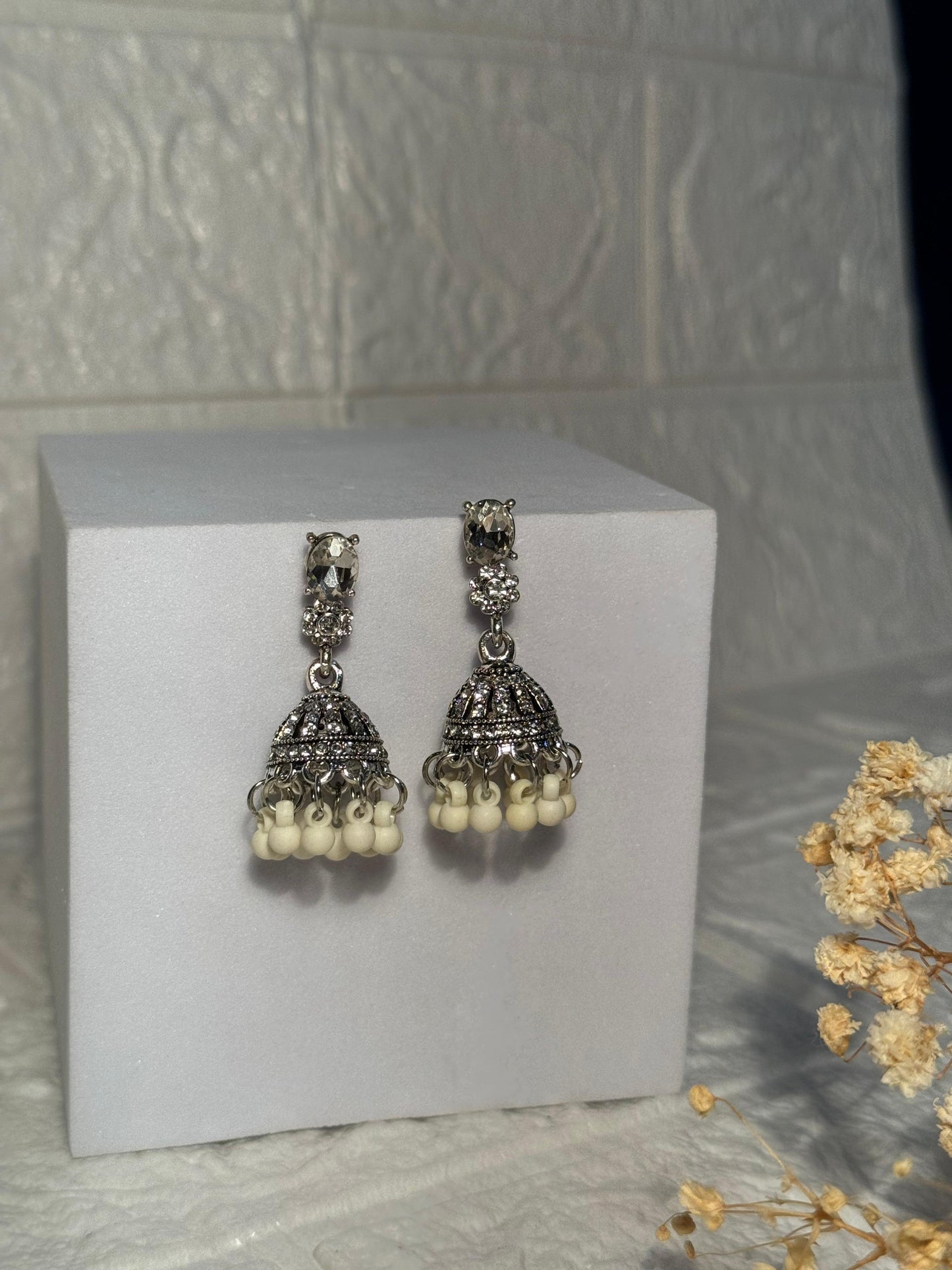 Zanabi Jhumki (White)