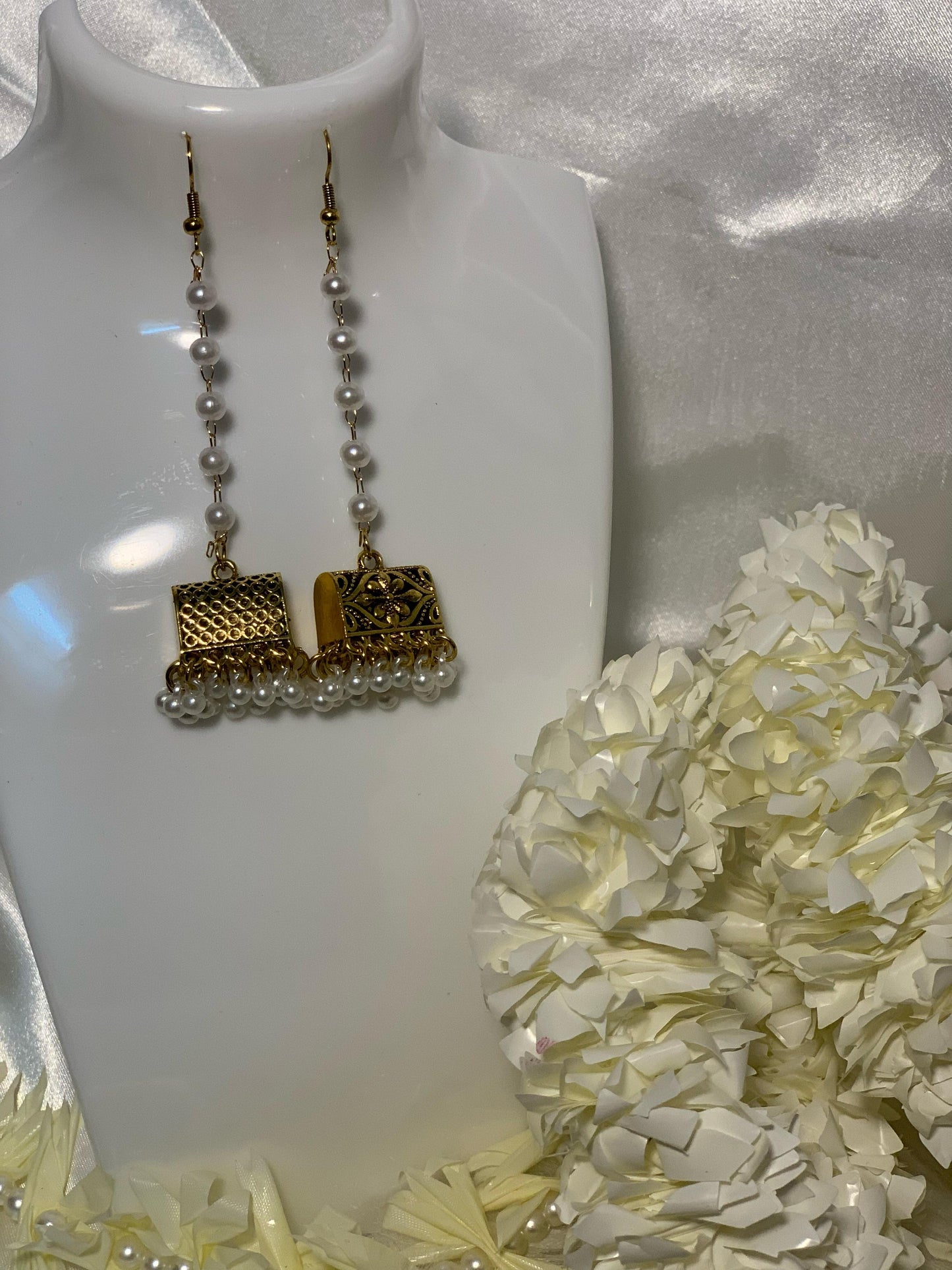 EFS-1 Moti Lari Jhumkay (Gold)
