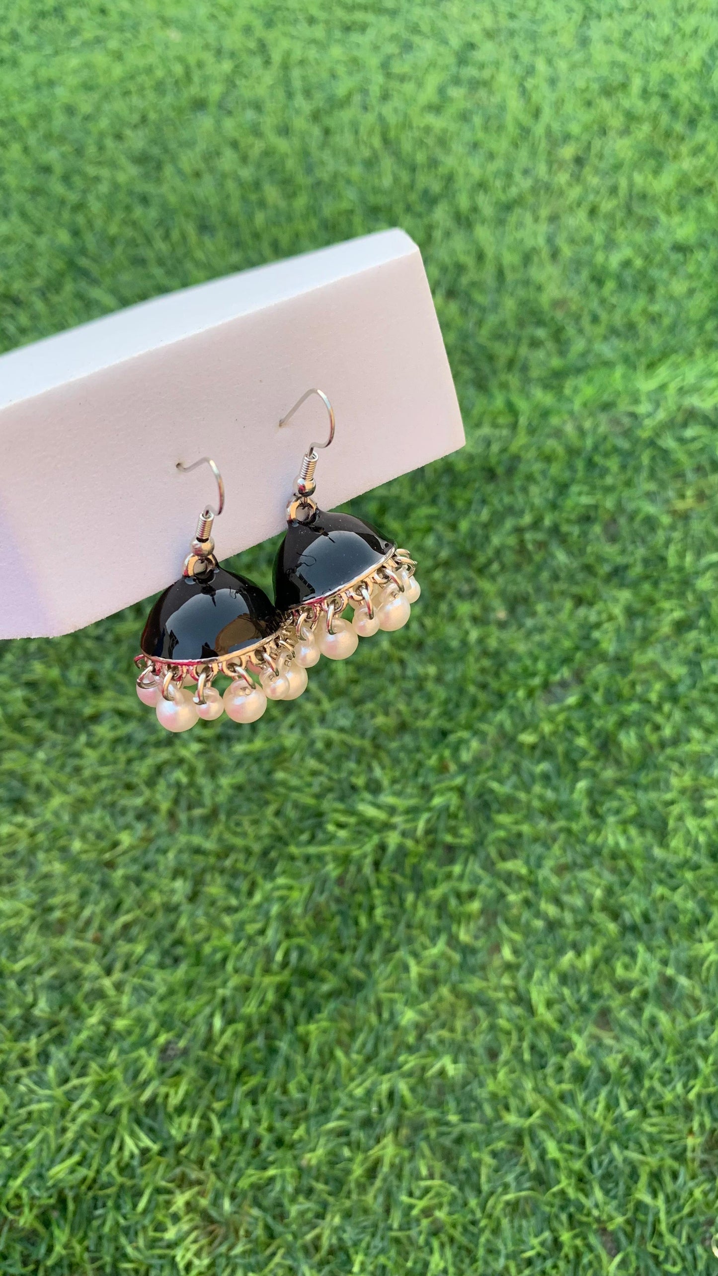 Hania Jhumki - Black