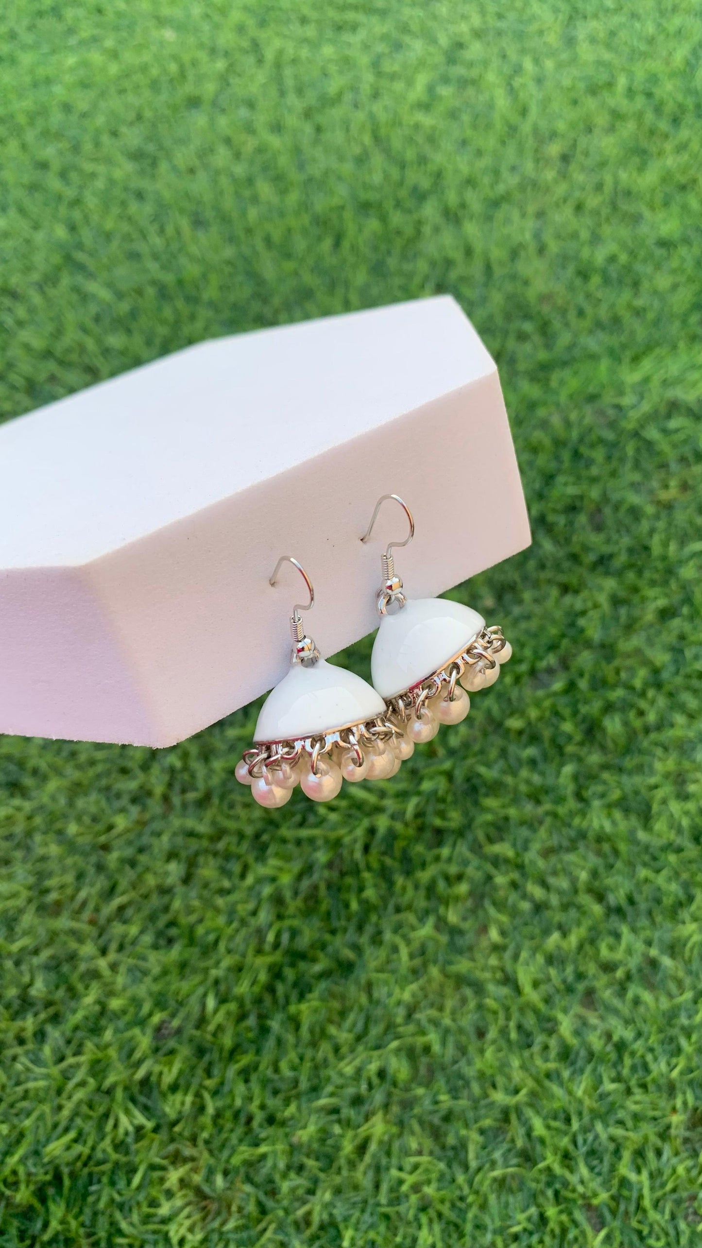 Hania Jhumki - White