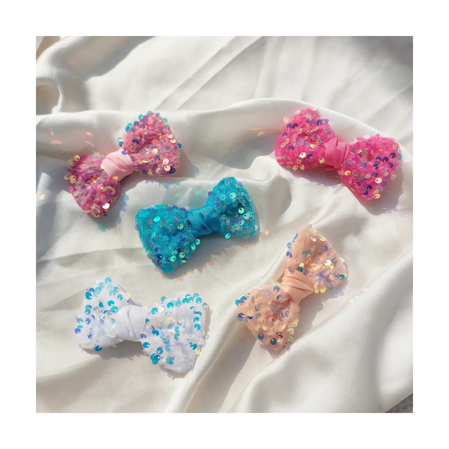 HS- 01 Sequins Bow