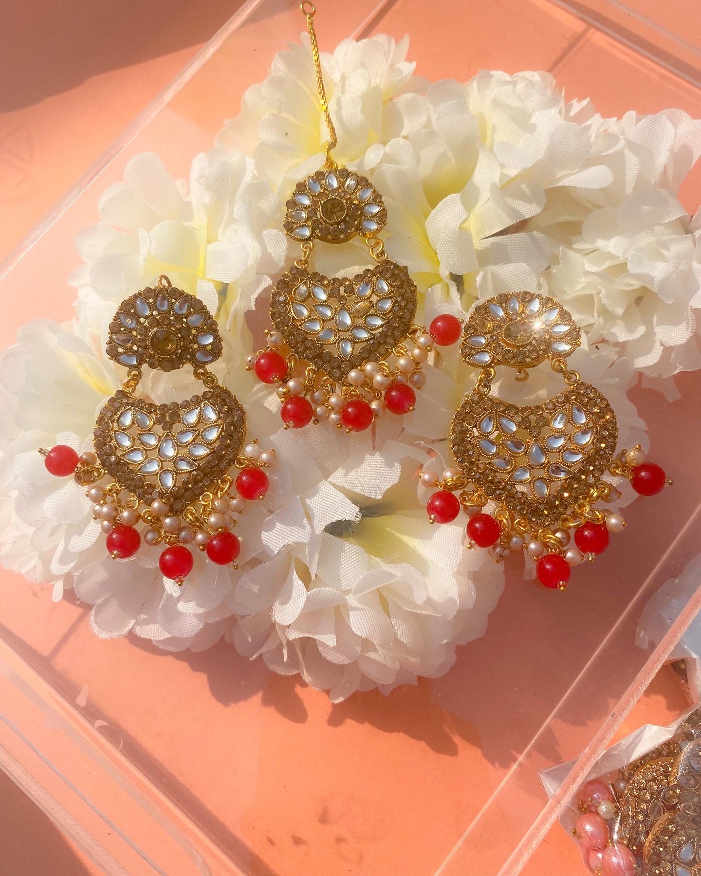 CD-20-2-89 Kundan Moti Karigar Bindi And Earrings Set - Red