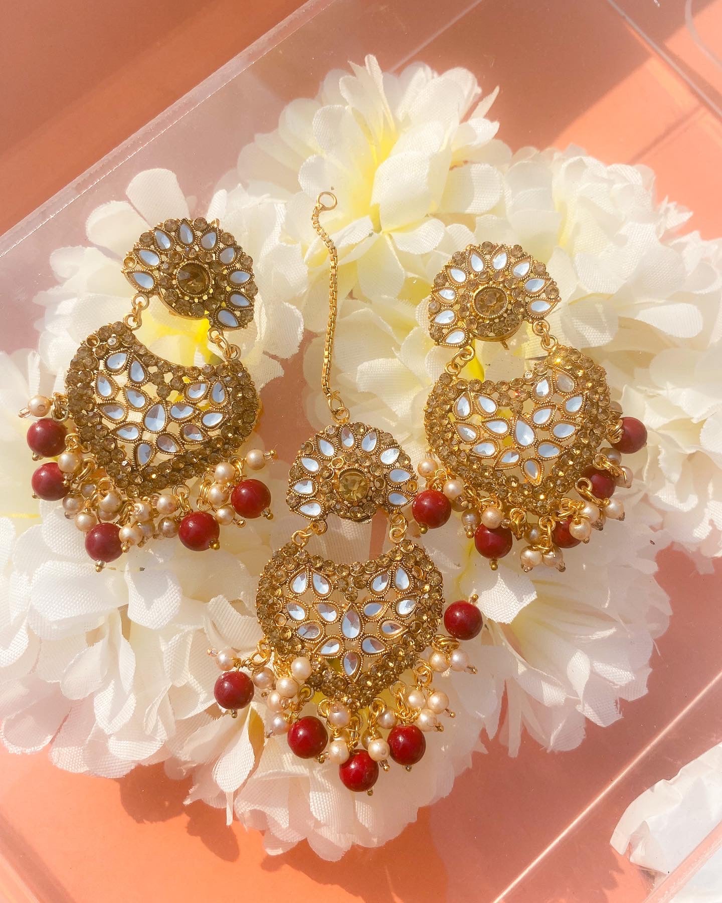 CD-20-2-89 Kundan Moti Karigar Bindi And Earrings Set - Maroon