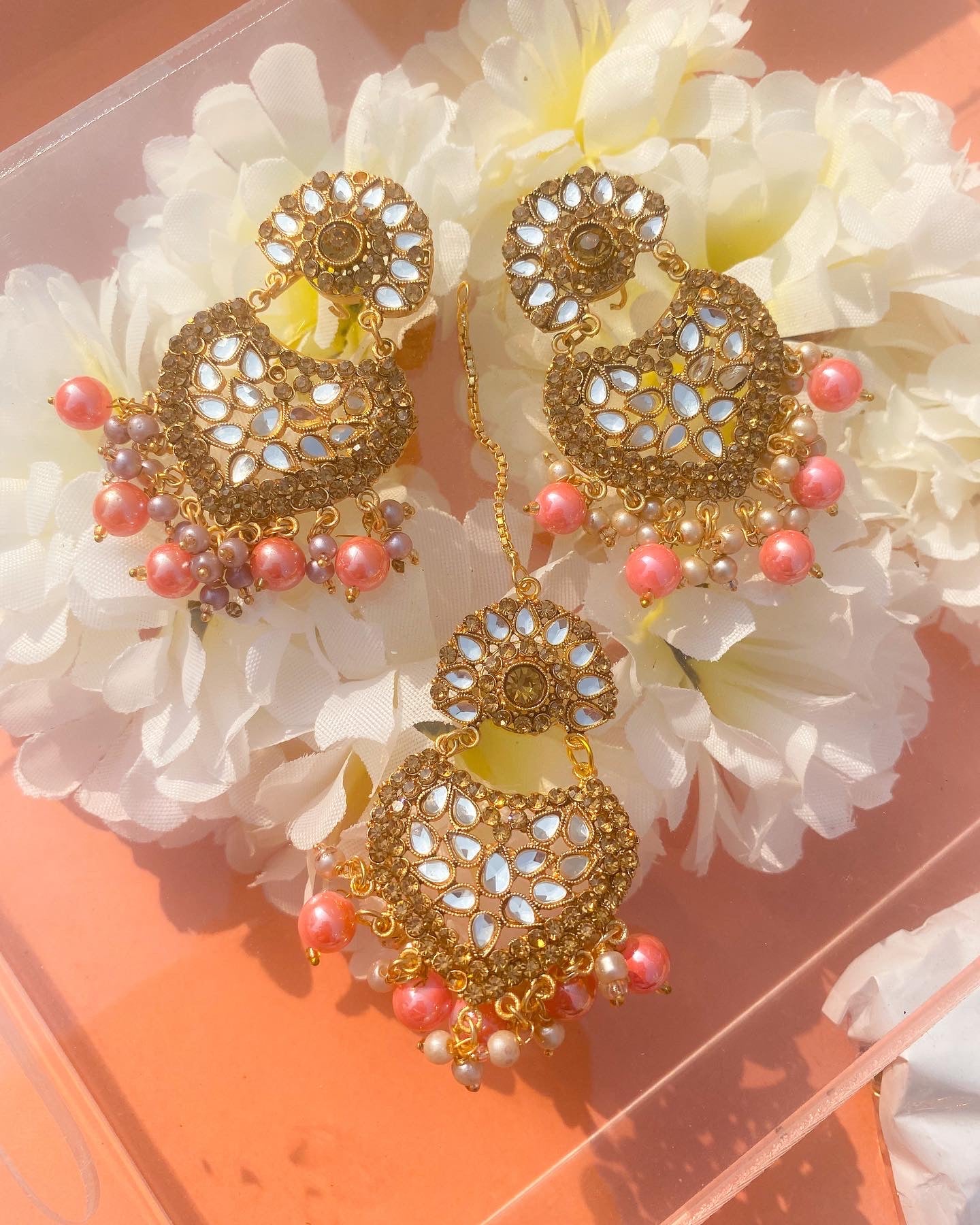 CD-20-2-89 Kundan Moti Karigar Bindi And Earrings Set - Peachy Pink